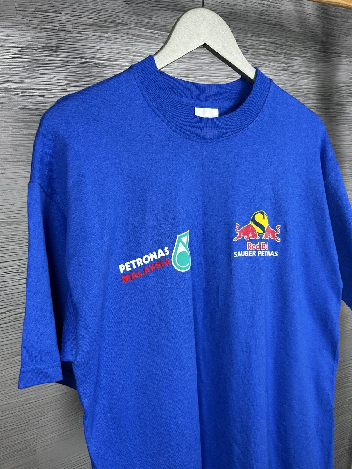 Red Bull Vintage Red Bull Sauber Petronas Malaysia F1 Racing T-Shirt Size US L / EU 52-54 / 3 - 2 Thumbnail