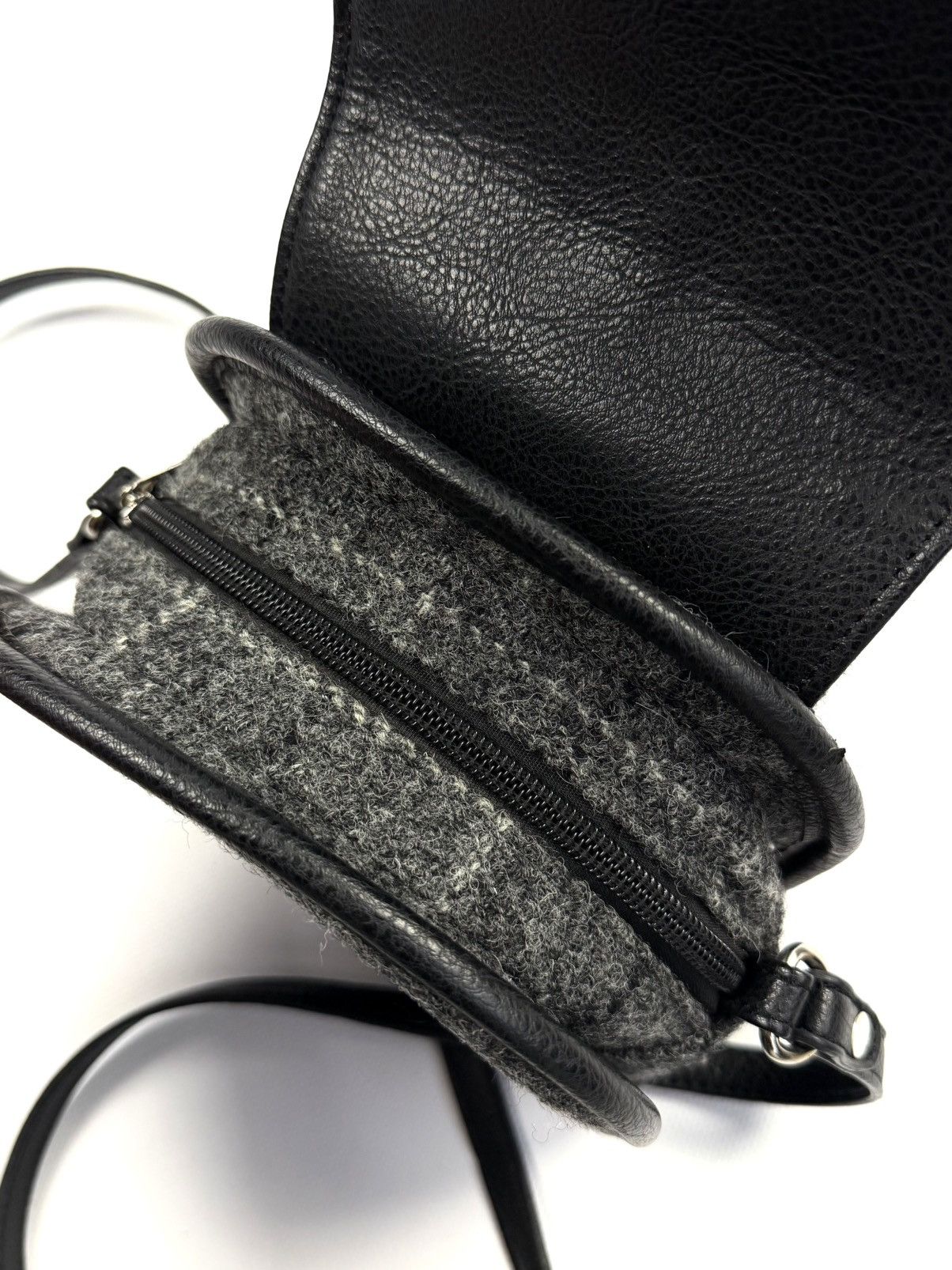 Harris Tweed Harris Tweed x Glen Appin Scotland Plaid Tweed Crossbody Bag Size ONE SIZE - 16 Thumbnail