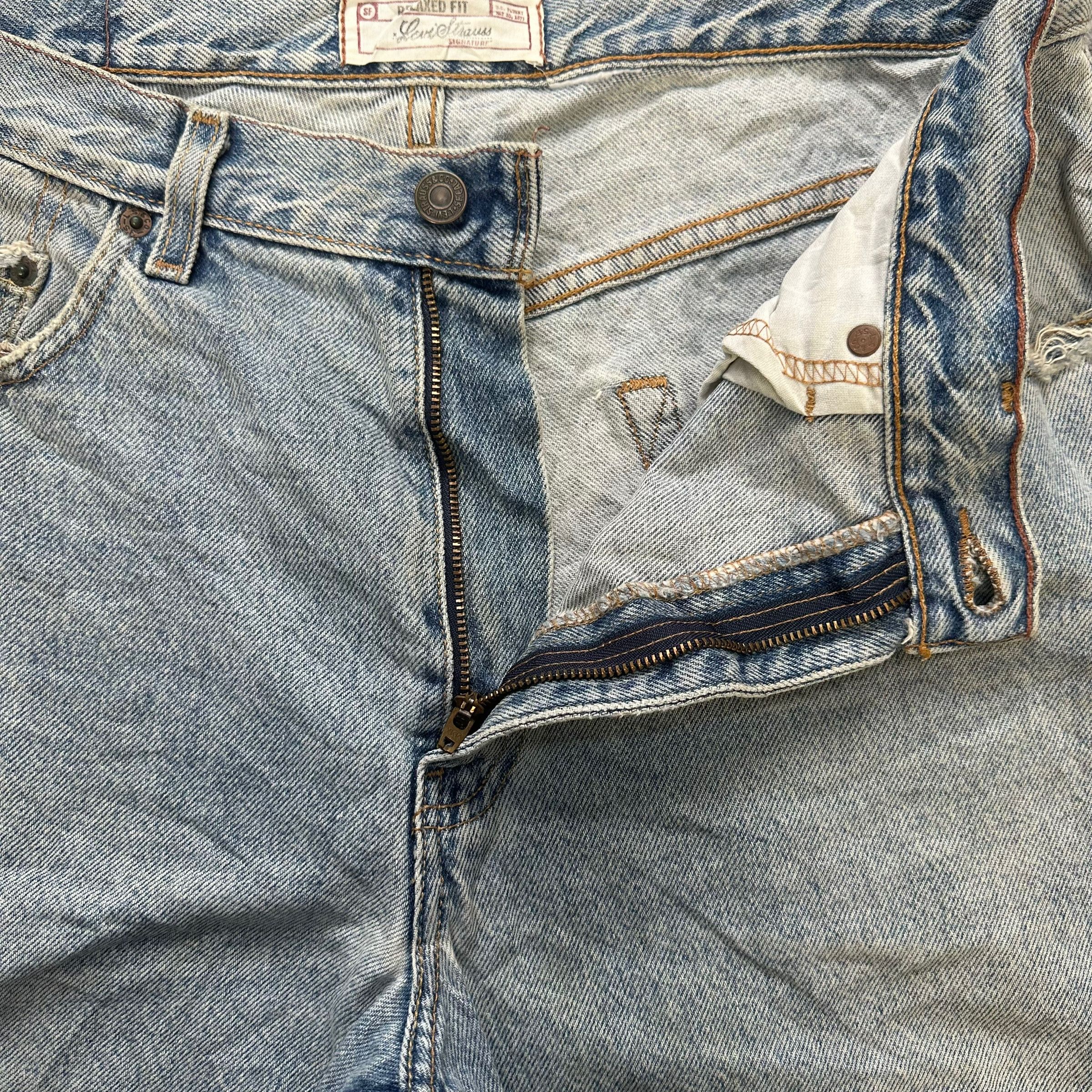 Levi's VINTAGE TRASHED LEVIS STRAUSS SHORT JEANS #8398-007 Size US 35 - 8 Thumbnail