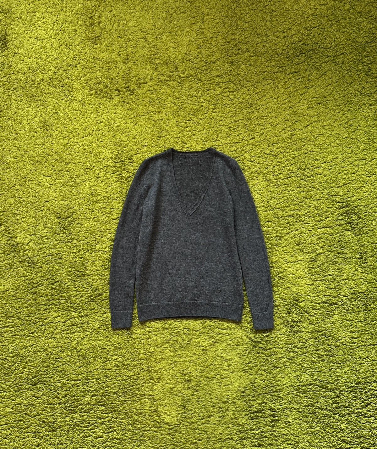Burberry × Designer Burberry 100% wool luxury v-neck sweater Size M / US 6-8 / IT 42-44 - 1 Thumbnail