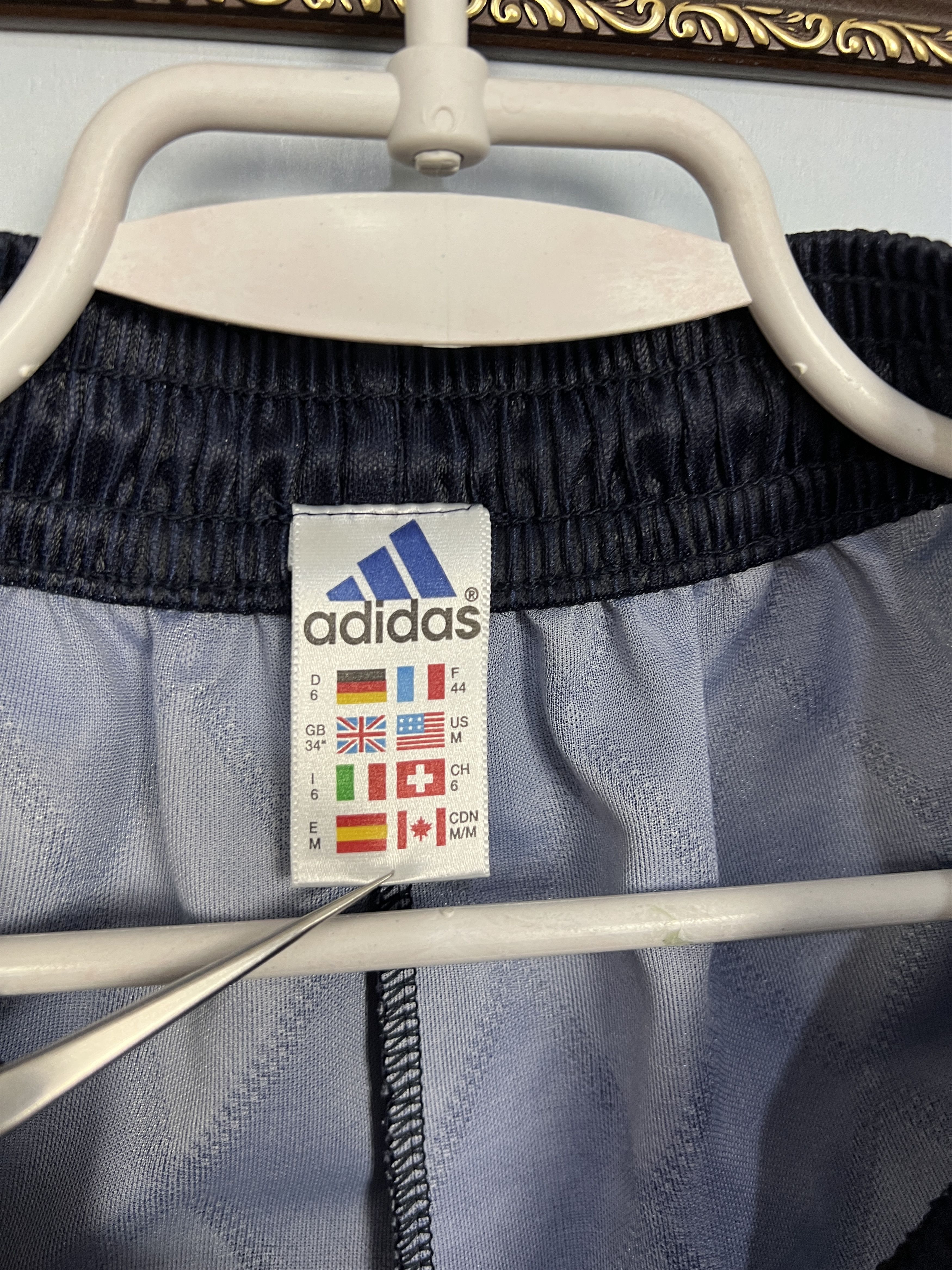 Adidas Vintage 90's Bayern Munich Football Shorts Soccer Athletic Size US 32 / EU 48 - 8 Thumbnail