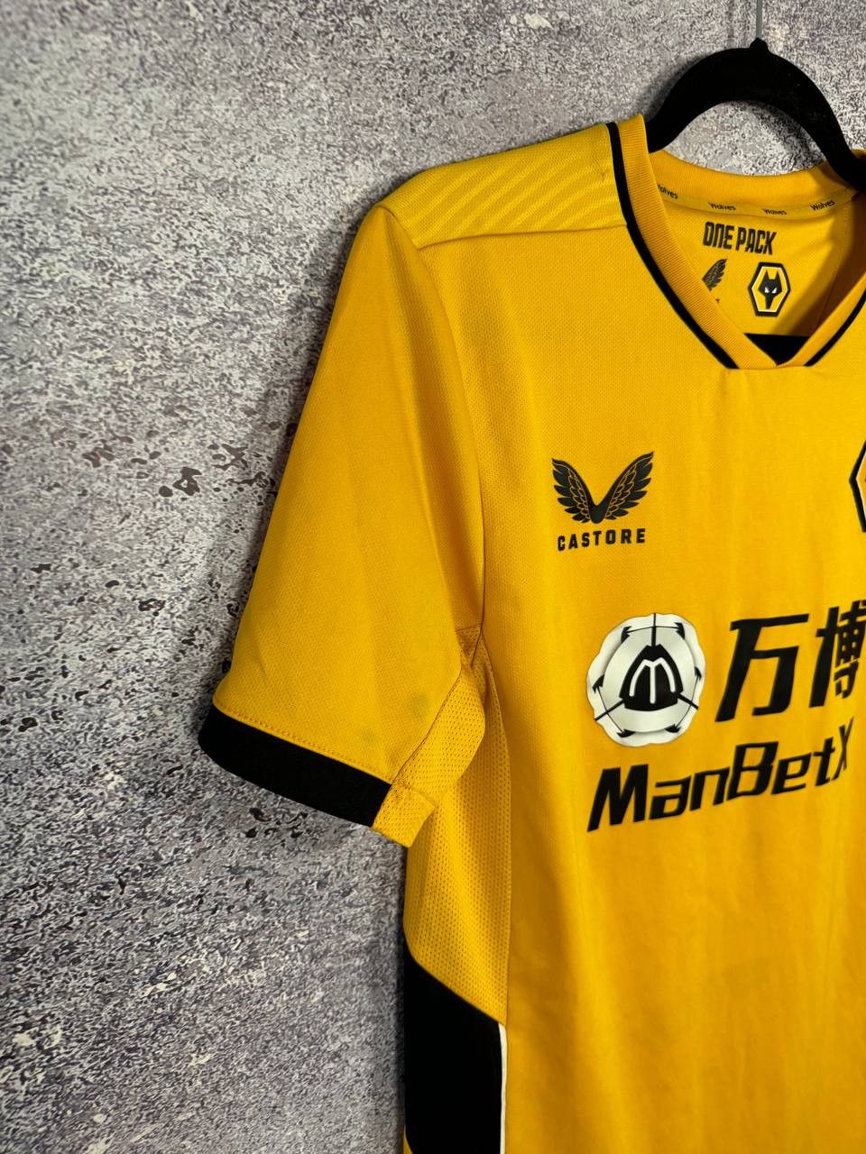 Castore × Vintage Vintage Wolverhampton 2021/22 Castore Soccer Jersey Size US S / EU 44-46 / 1 - 7 Thumbnail