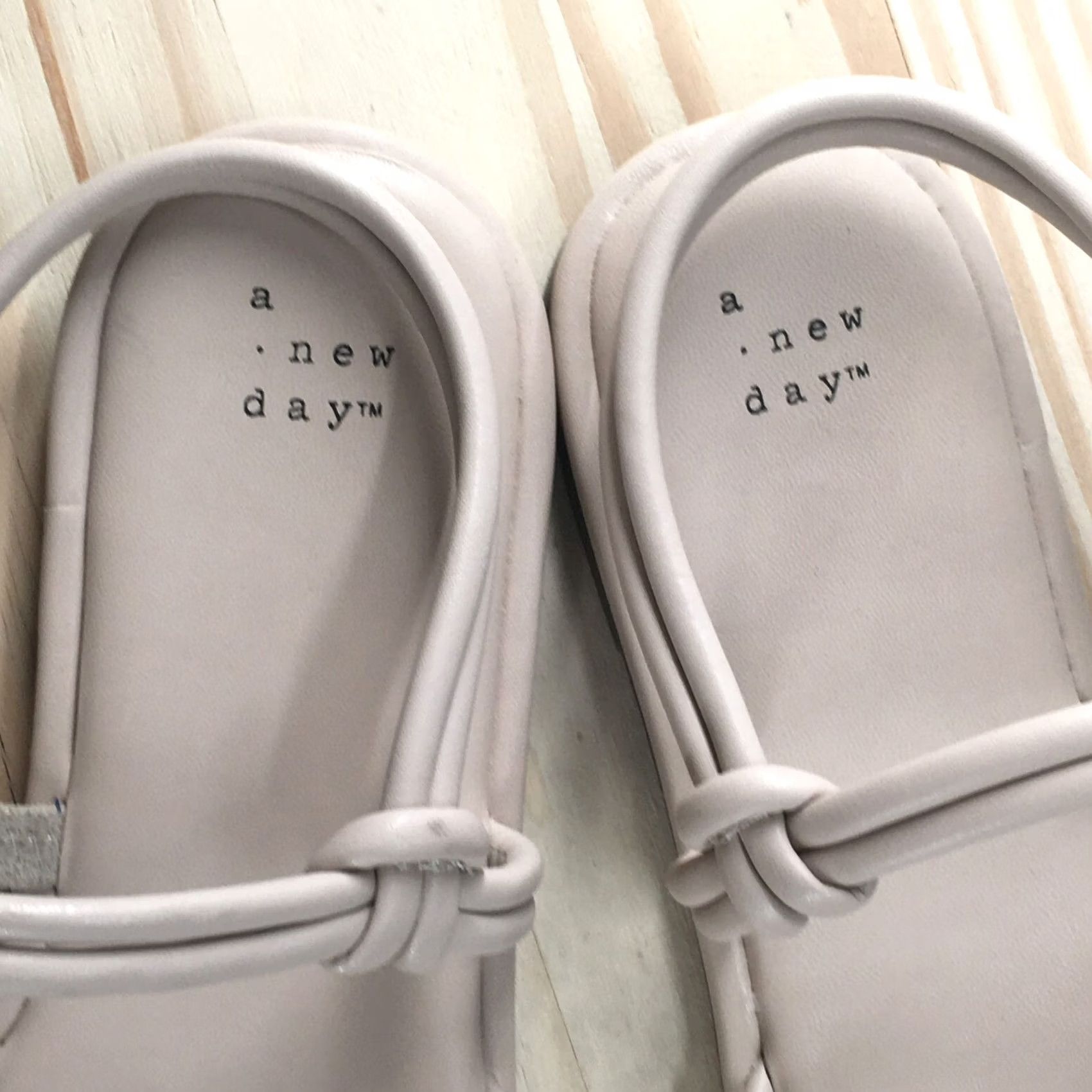 Vintage A New Day Sandals Womens 8 Slingback Beige Faux Leather Open Toe Casual Flats Size US 8 / IT 38 - 5 Thumbnail