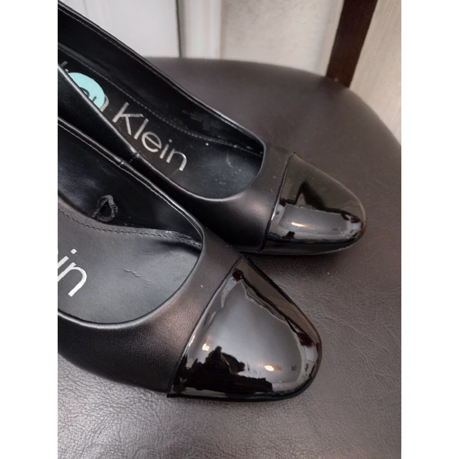 Calvin Klein Calvin Klein Almond Toe Pump Size 9 with Silver and Patent Leather Detail Size US 9 / IT 39 - 7 Thumbnail