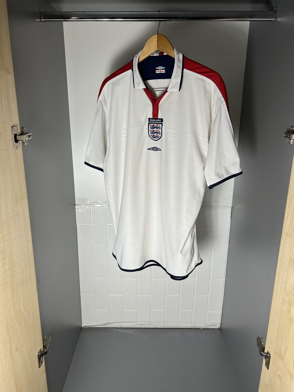 Umbro VINTAGE UMBRO ENGLAND RETRO SOCCER JERSEY MANCHESTER Y2K 90s Size US XXL / EU 58 / 5 - 14 Thumbnail