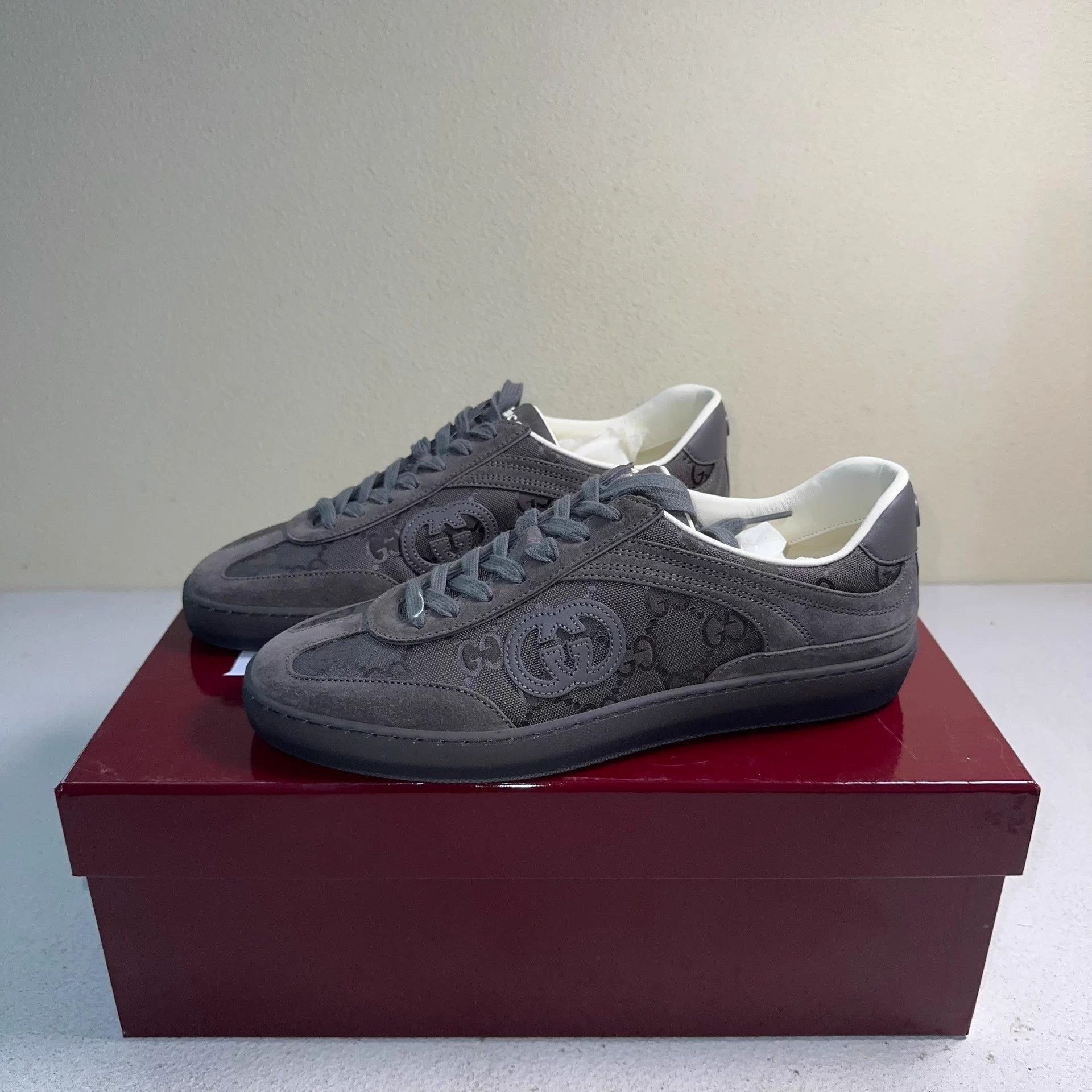 Gucci G75 Decon Trainer Men's Gray Suede 40