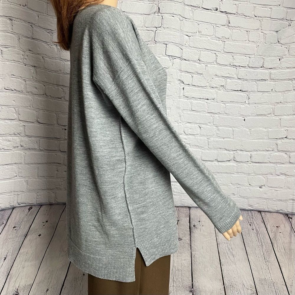 Ann Taylor Ann Taylor Extra Fine Merino Wool V-Neck Grey Tunic Sweater Size M / US 6-8 / IT 42-44 - 3 Thumbnail
