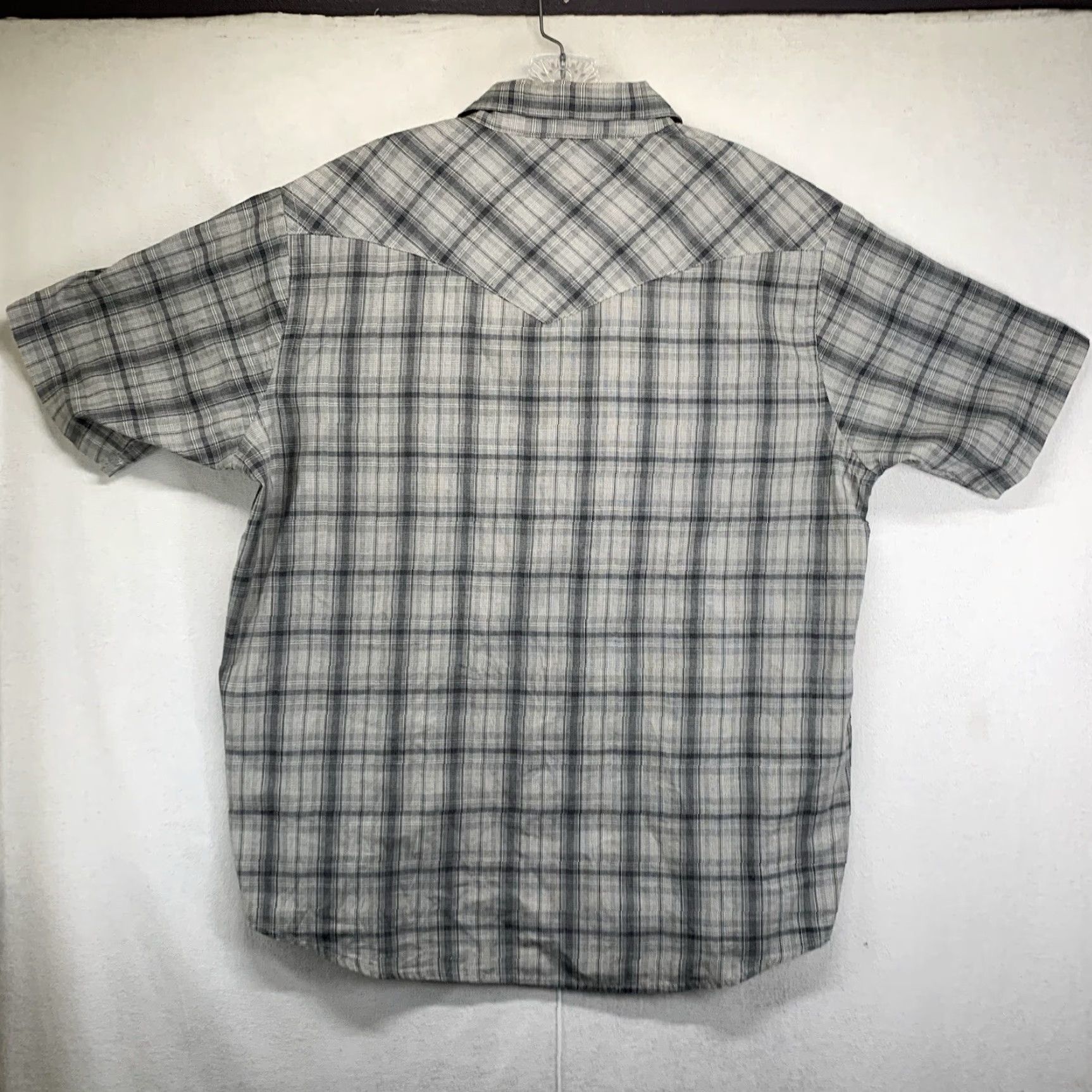 Pendleton VINTAGE Pendleton Shirt Mens Large Gray Plaid 2 Front Pockets Short Sleeve Casual Workwear 48 Chest Mens Size US L / EU 52-54 / 3 - 2 Thumbnail