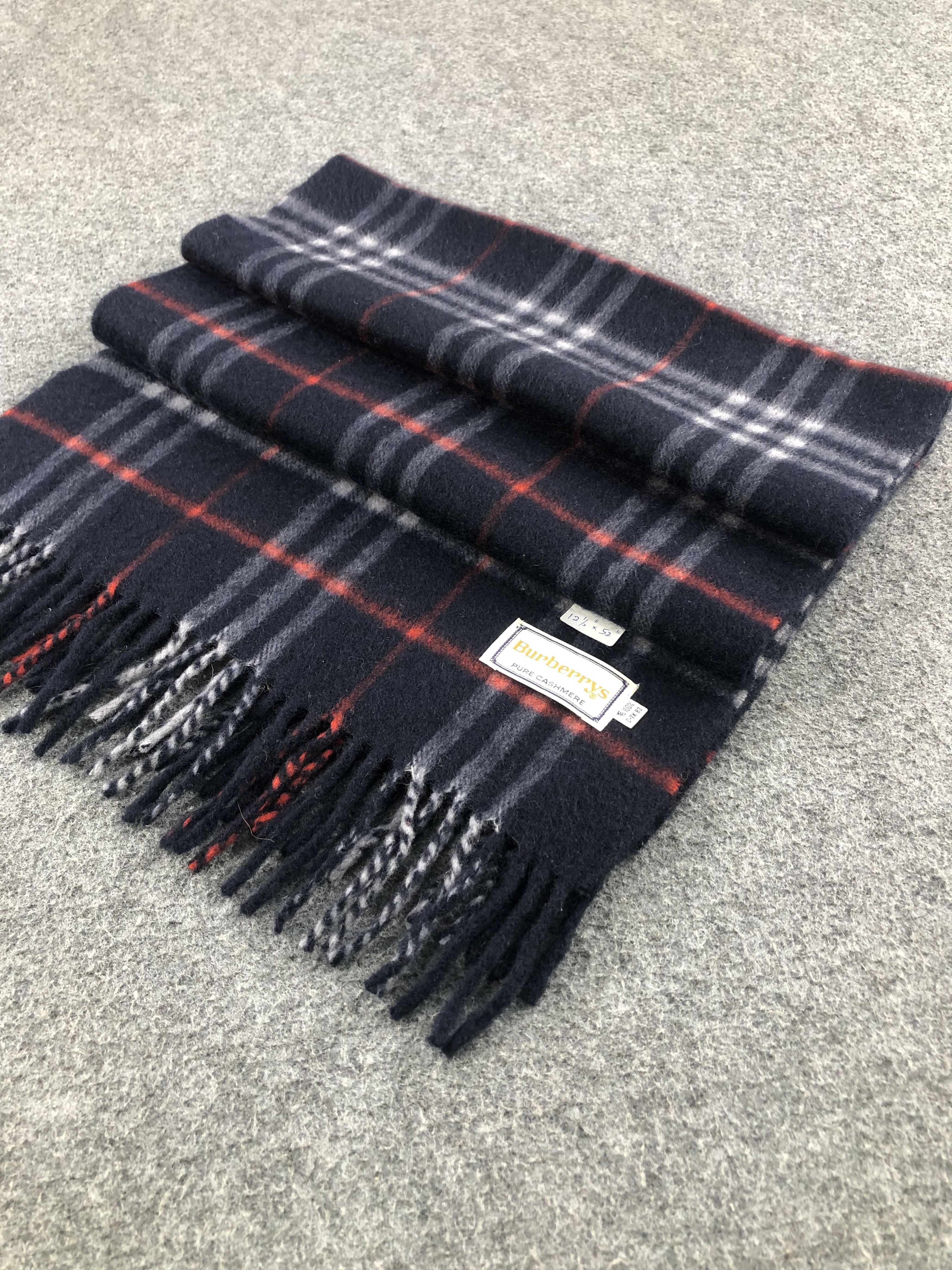 Burberry Burberrys Pure Cashmere Scarf / Muffler / Neckwear Size ONE SIZE - 3 Thumbnail