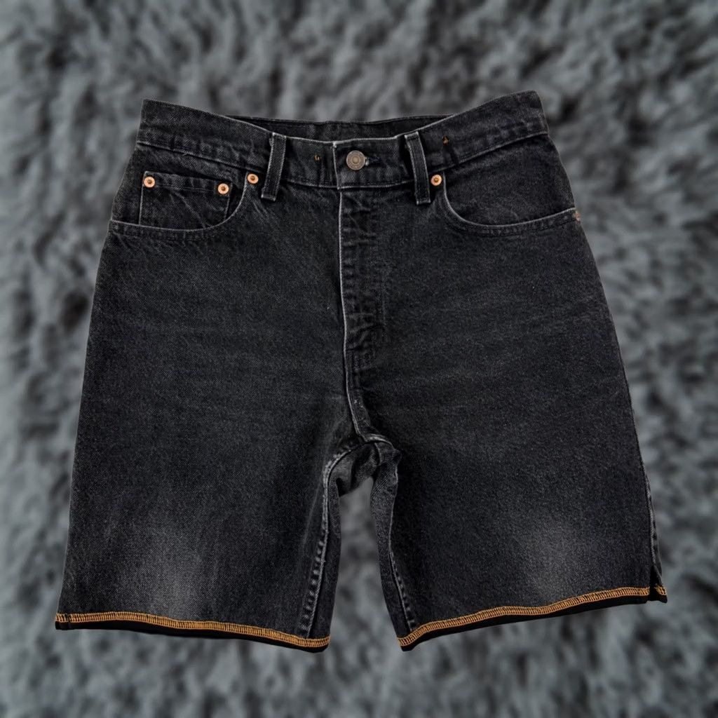 Levi's VINTAGE Levi's 550 Jean Shorts Womens 9 Black Relaxed Baggy 90s Loose Biker 8" Jeans Shorts 29 in Waist Mens Girls Womens Size 30" / US 8 / IT 44 - 1 Thumbnail