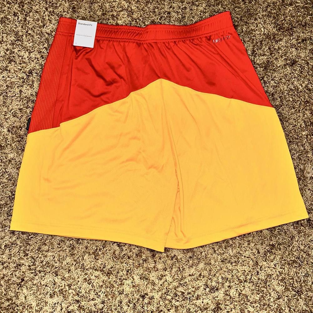 Nike Men's Nike Red/Gold Kansas City Chiefs Sideline Performance Shorts Size US 34 / EU 50 - 6 Thumbnail