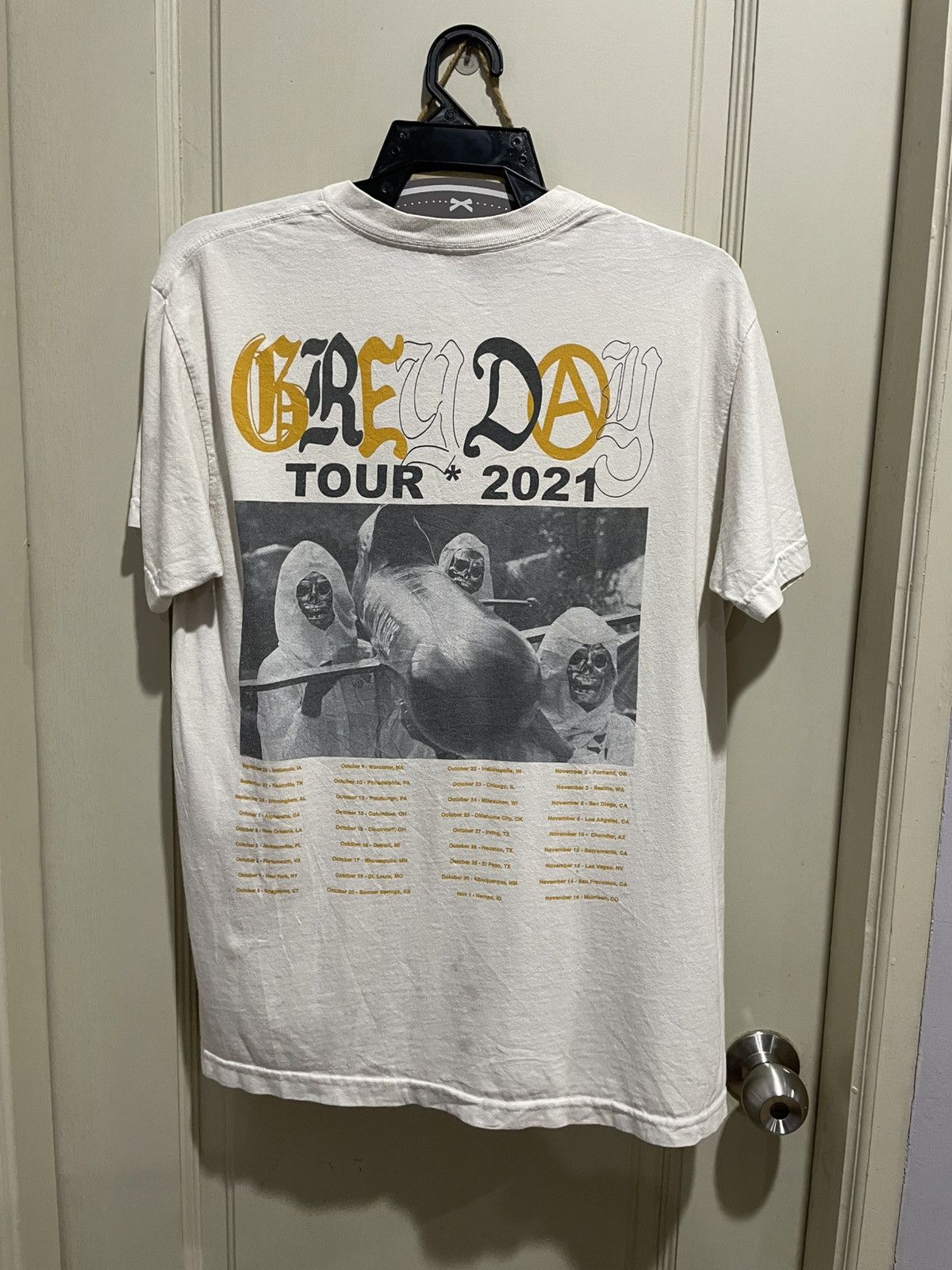 Japanese Brand VTG GREY DAY TOUR 2021 DESTROYED TEE Size US M / EU 48-50 / 2 - 9 Thumbnail