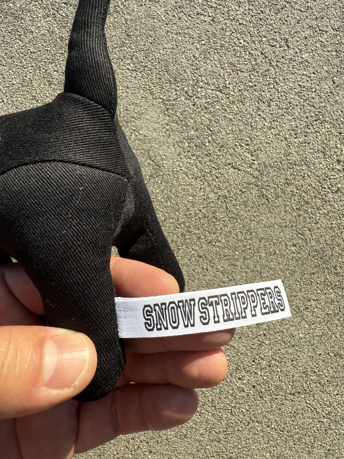 Online Ceramics Online Ceramics x Snow Strippers Plushy Dog Size ONE SIZE - 5 Thumbnail