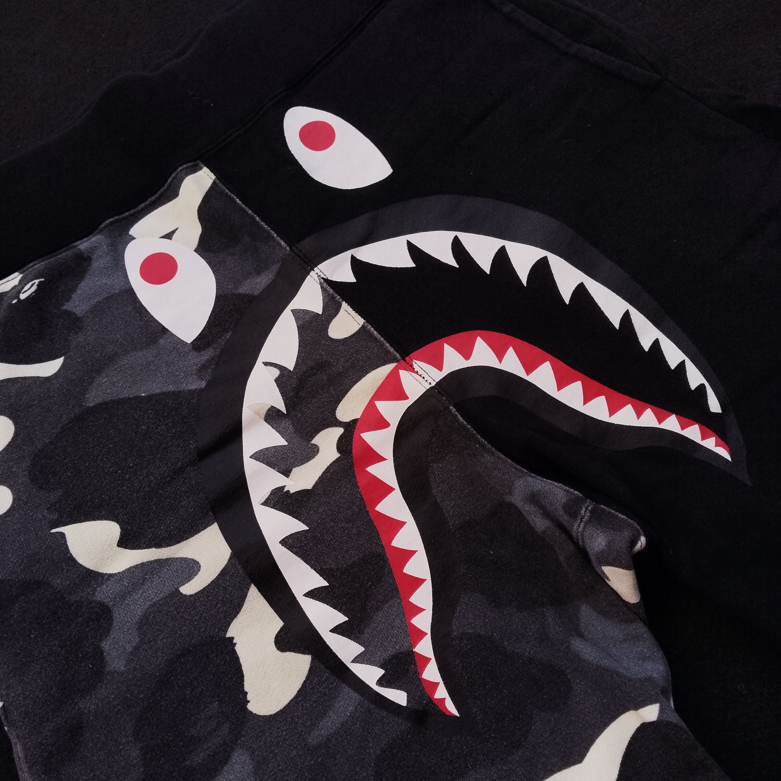 Bape 2015 City Camo Shark Sweat Shorts Size US 32 / EU 48 - 2 Thumbnail