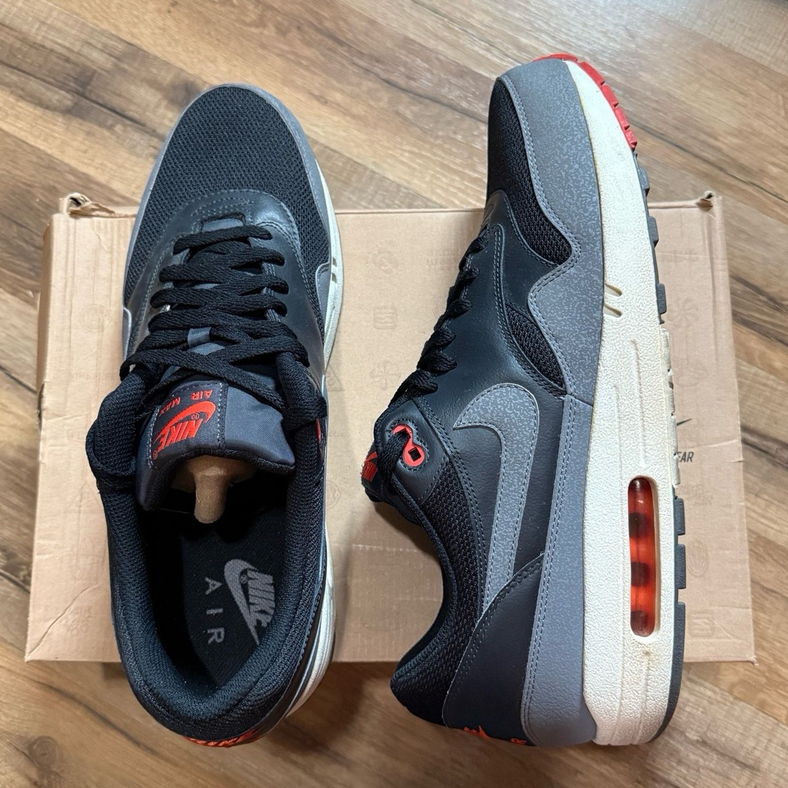 Nike 2012 Nike Air Max 1 Black Cool Grey Anthracite Size US 13 / EU 46 - 2 Thumbnail