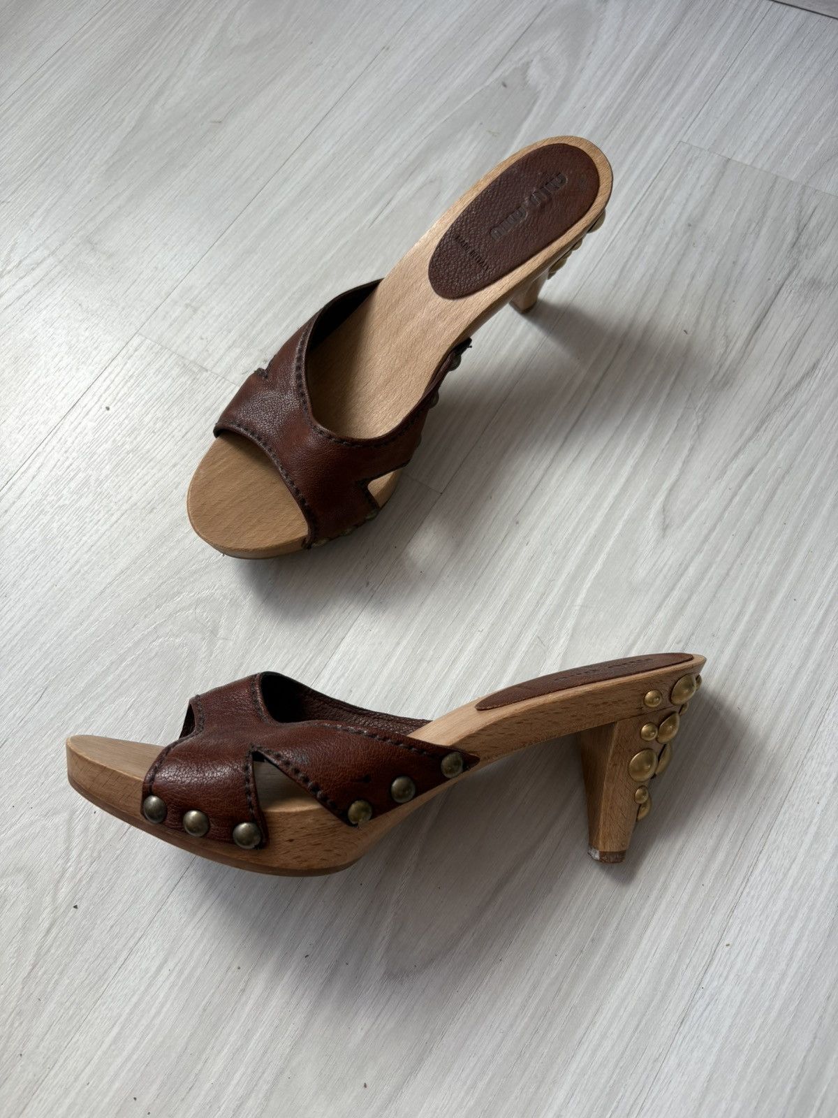 Miu Miu Miumiu clog mules Size US 7.5 / IT 37.5 - 14 Thumbnail