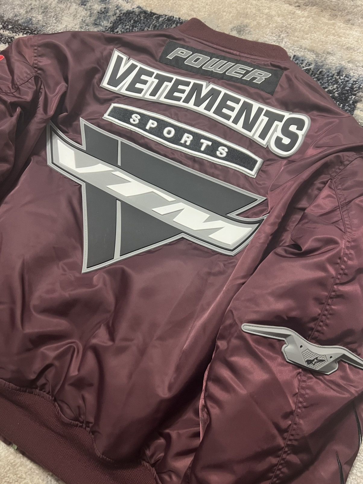 Alpha Industries × Vetements Vetements AW18 Racing Bomber Jacket Burgundy / Blood Red Size US S / EU 44-46 / 1 - 2 Thumbnail