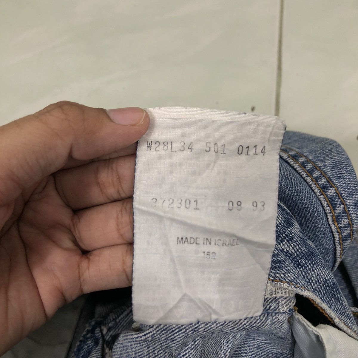 Levi's 🔥90’s VINTAGE LEVIS 501 DISTRESSED DENIM JEANS Size US 26 / EU 42 - 16 Thumbnail