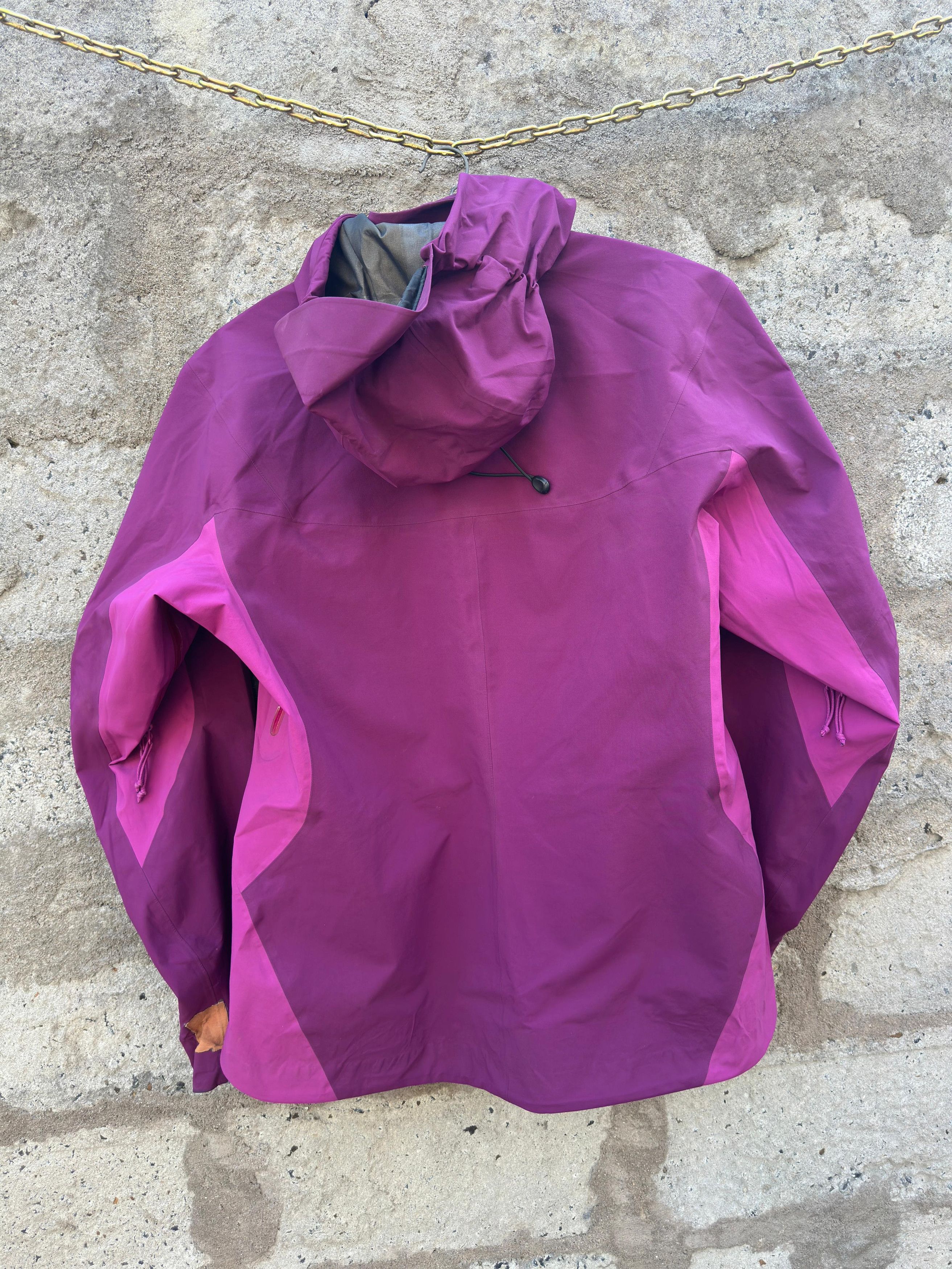 Arc'teryx Arc'teryx Women's GORE-TEX Hard Shell Jacket (Beta AR) Size US L / EU 52-54 / 3 - 10 Thumbnail
