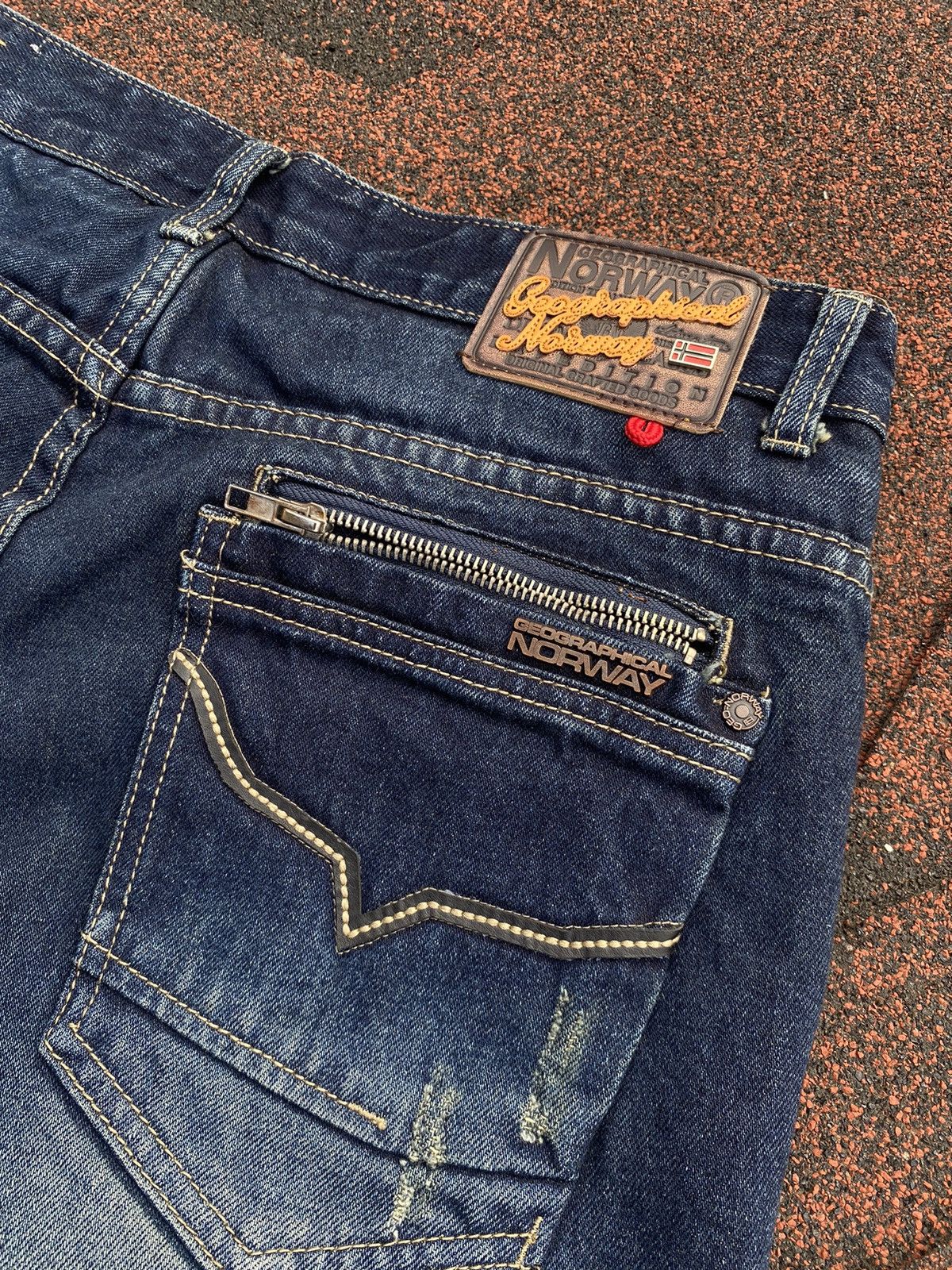 Japanese Brand Vintage Geographical Norway Labirinthe Jeans Blue Mens Size US 33 - 16 Thumbnail