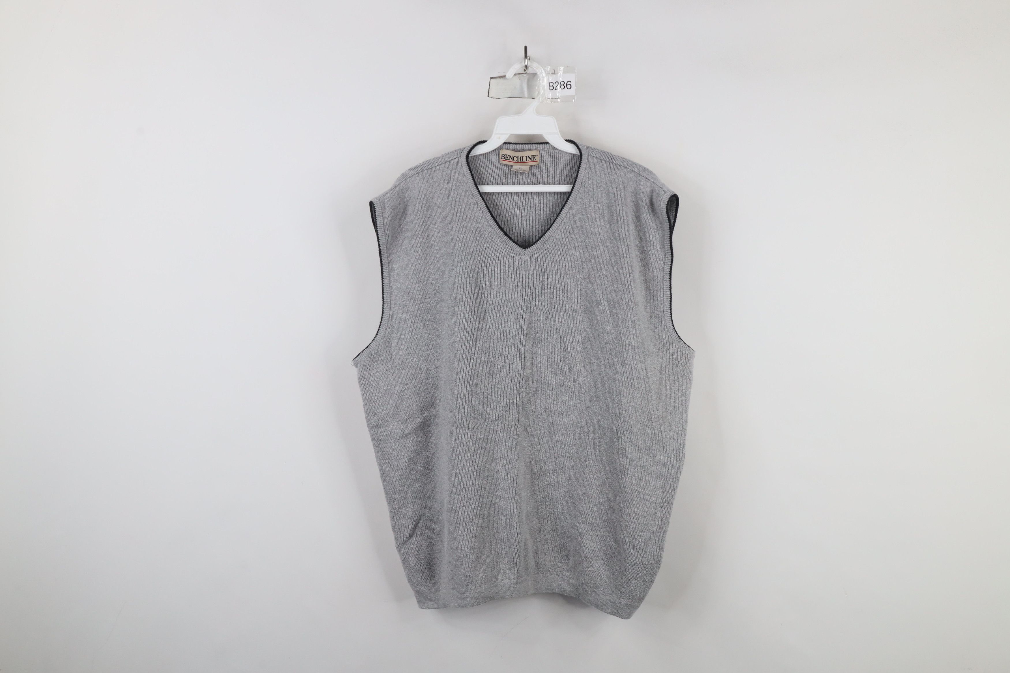 Vintage Vintage 90s Streetwear Ribbed Knit V-Neck Sweater Vest Gray Size US XL / EU 56 / 4 - 1 Thumbnail