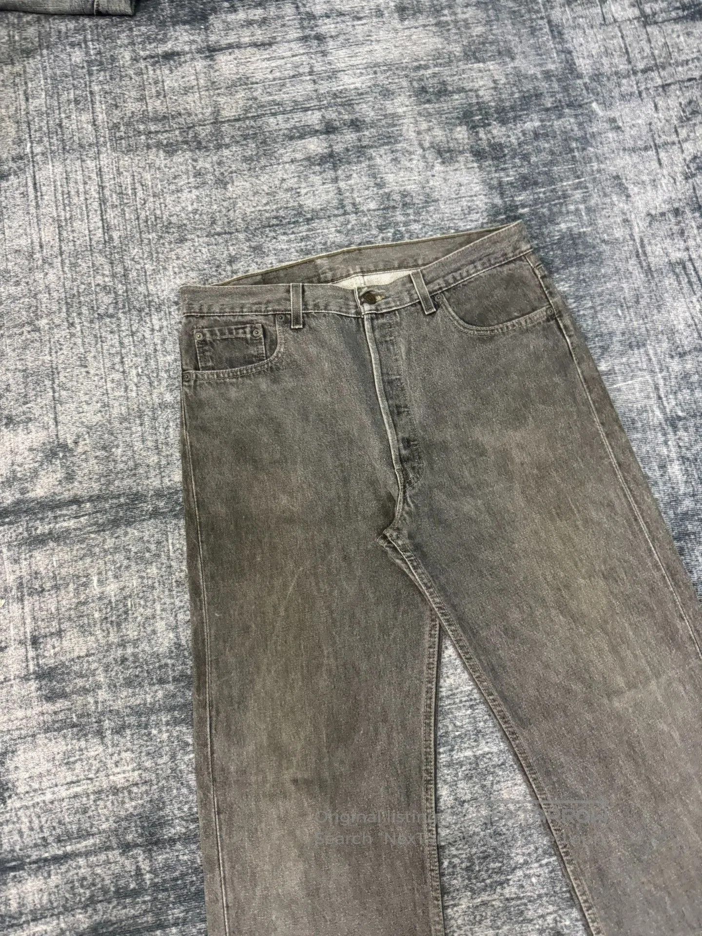 Vintage Vintage Levi's 501 90s USA Jeans. Size US 35 - 2 Thumbnail
