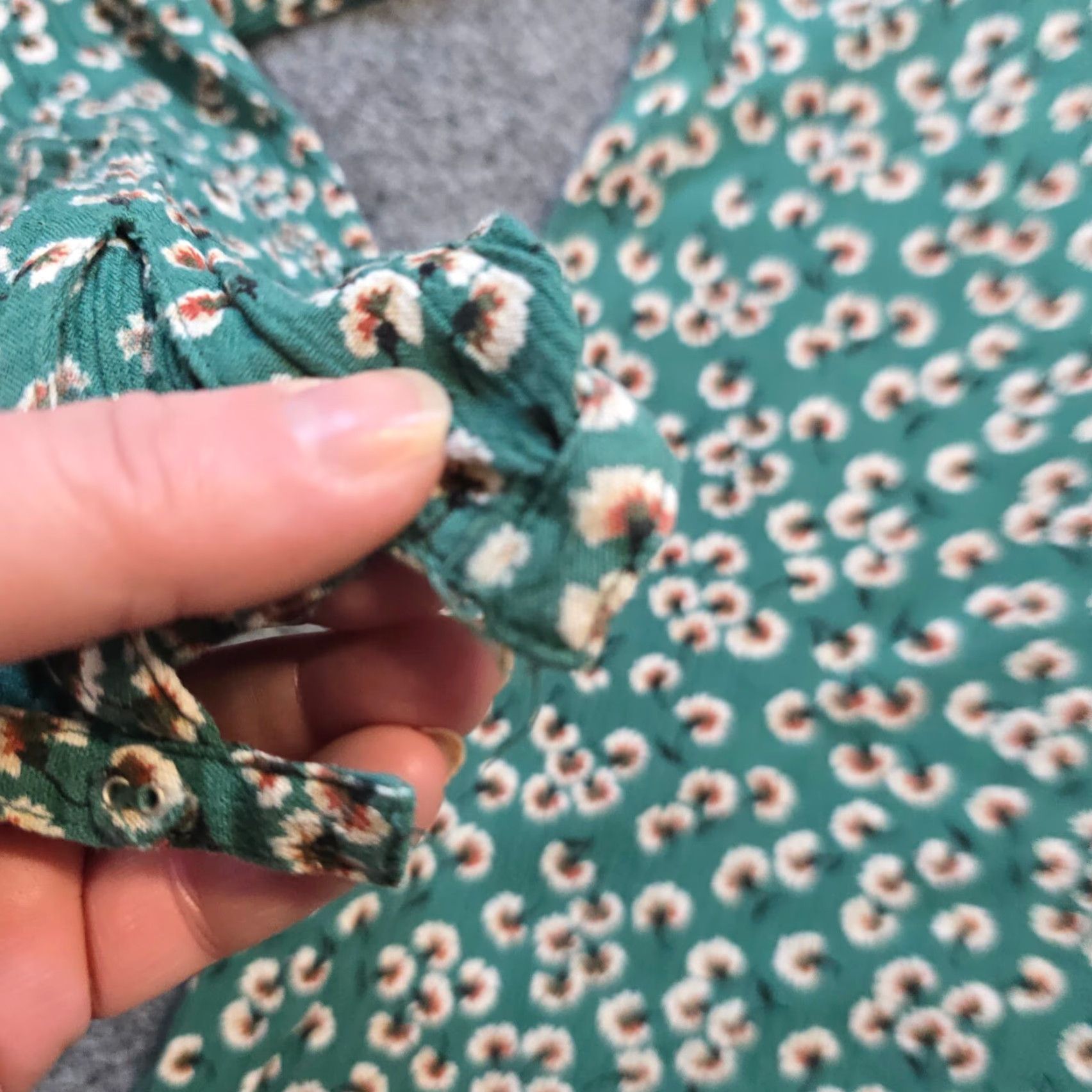 FatFace Fat Face Top Women 4 Green Floral Long Sleeve V-Neck Blouse Casual Vintage? No Size S / US 4 / IT 40 - 5 Thumbnail