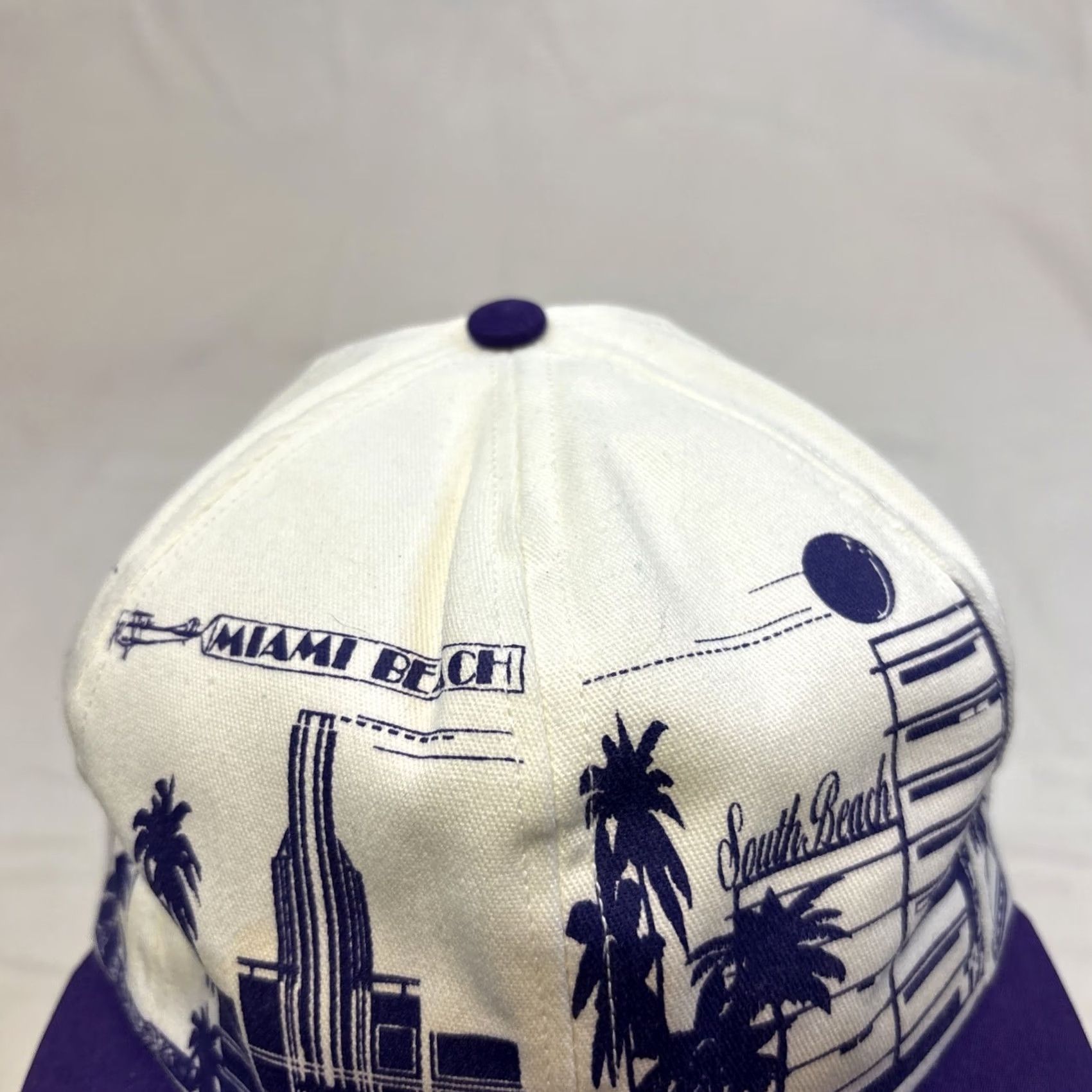 Vintage VINTAGE Unbranded Snapback Hat USA Art Deco Miami Beach Skyline Purple White White One Size Men Hats Mens Size ONE SIZE - 4 Thumbnail