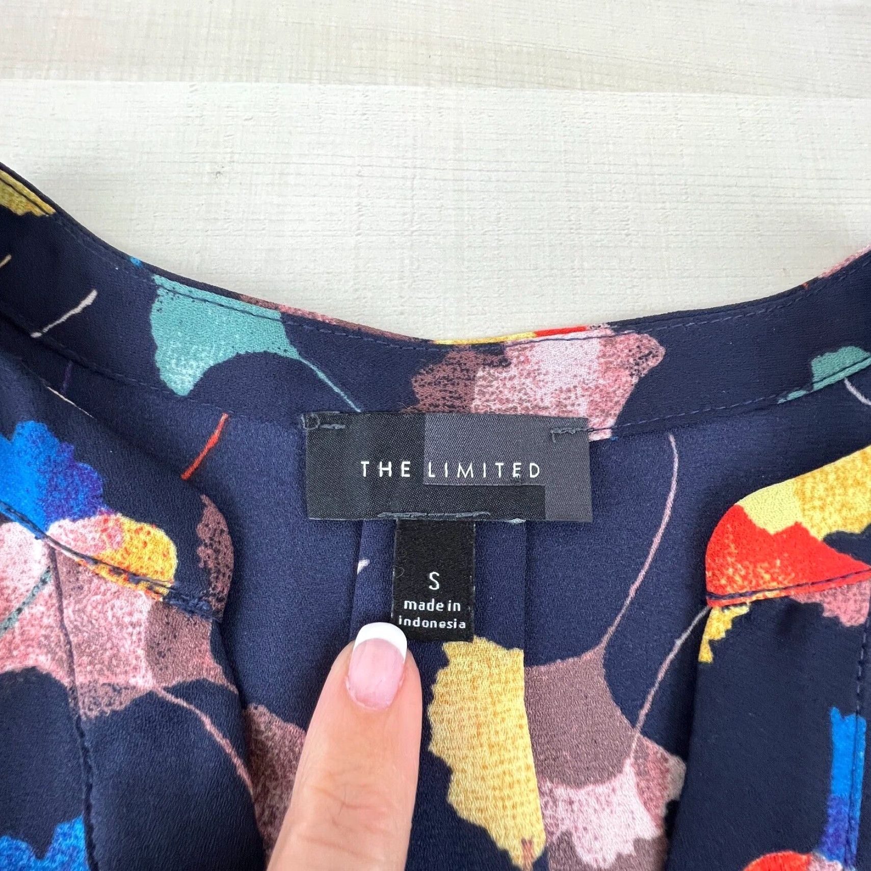 Vintage The Limited Womens Small Long Sleeve Blue Floral V Neck Blouse Shirt Size S / US 4 / IT 40 - 3 Thumbnail