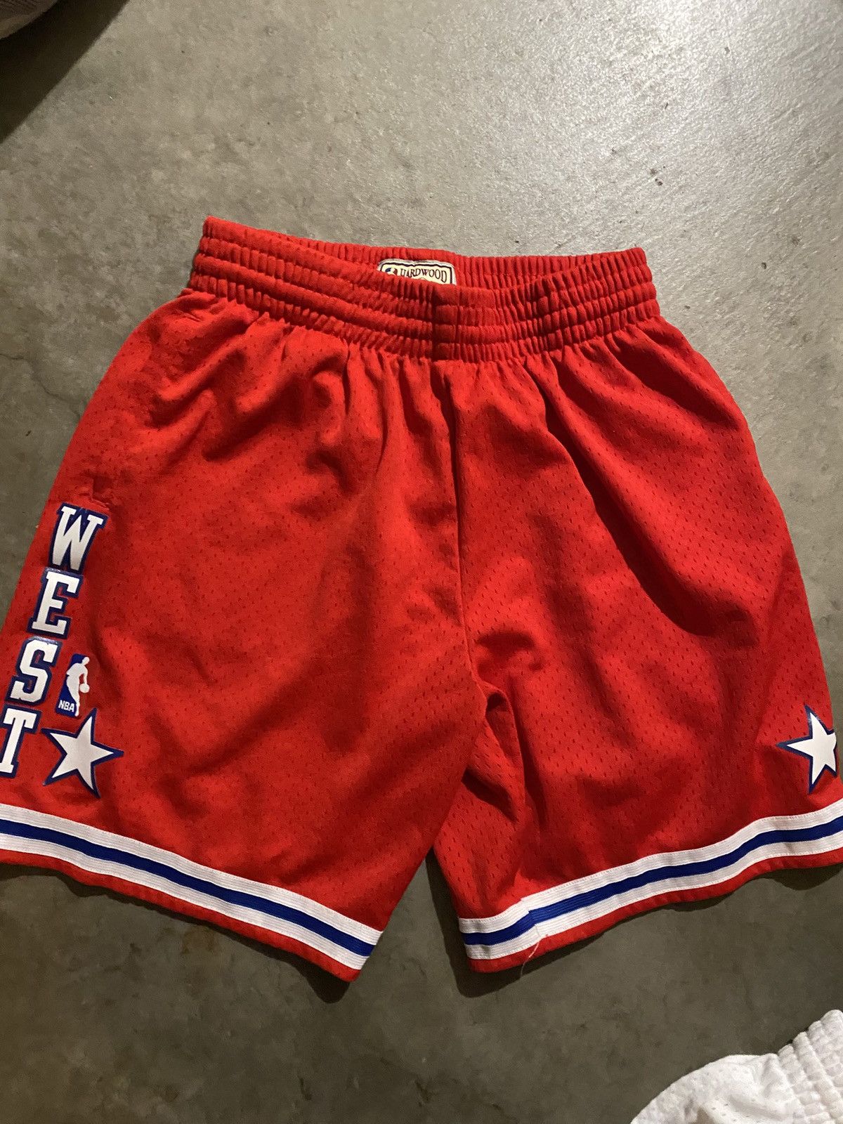 Mitchell & Ness Mitchell & Ness NBA Shorts Medium West Size US 32 / EU 48 - 1 Thumbnail