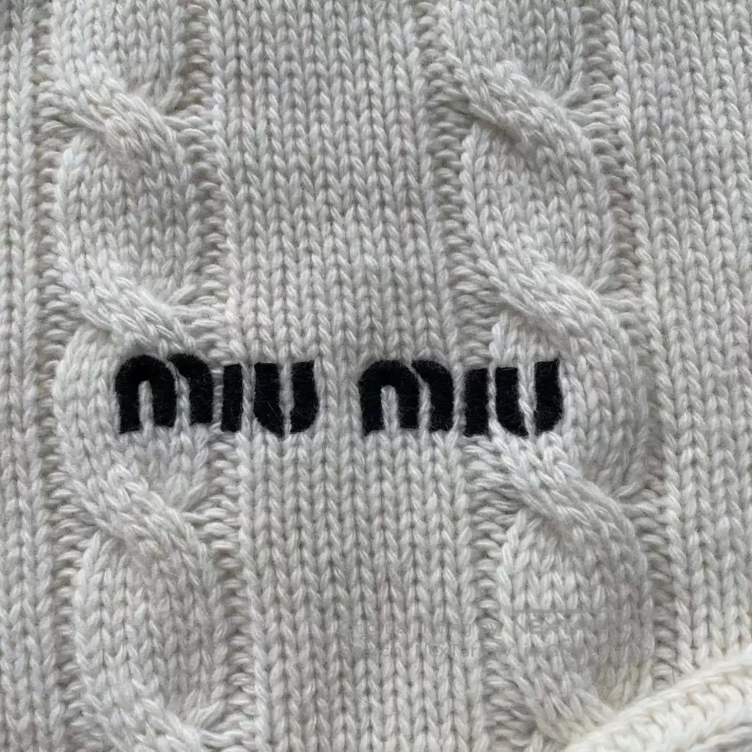 Miu Miu miu miu logo cropped knit hoodie. Size M / US 6-8 / IT 42-44 - 4 Thumbnail