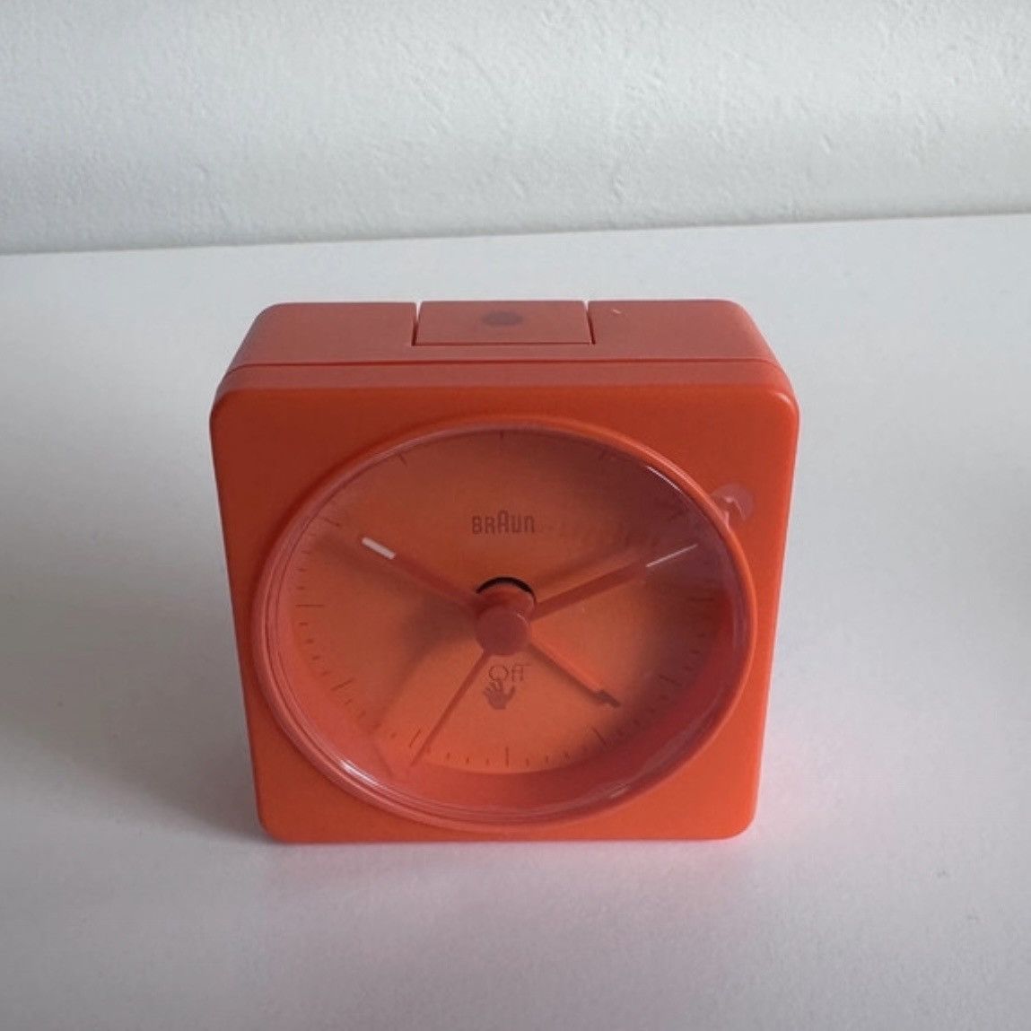 Off-White Off-White x Braun Limited Edition Analogue Alarm Clock Size ONE SIZE - 9 Thumbnail