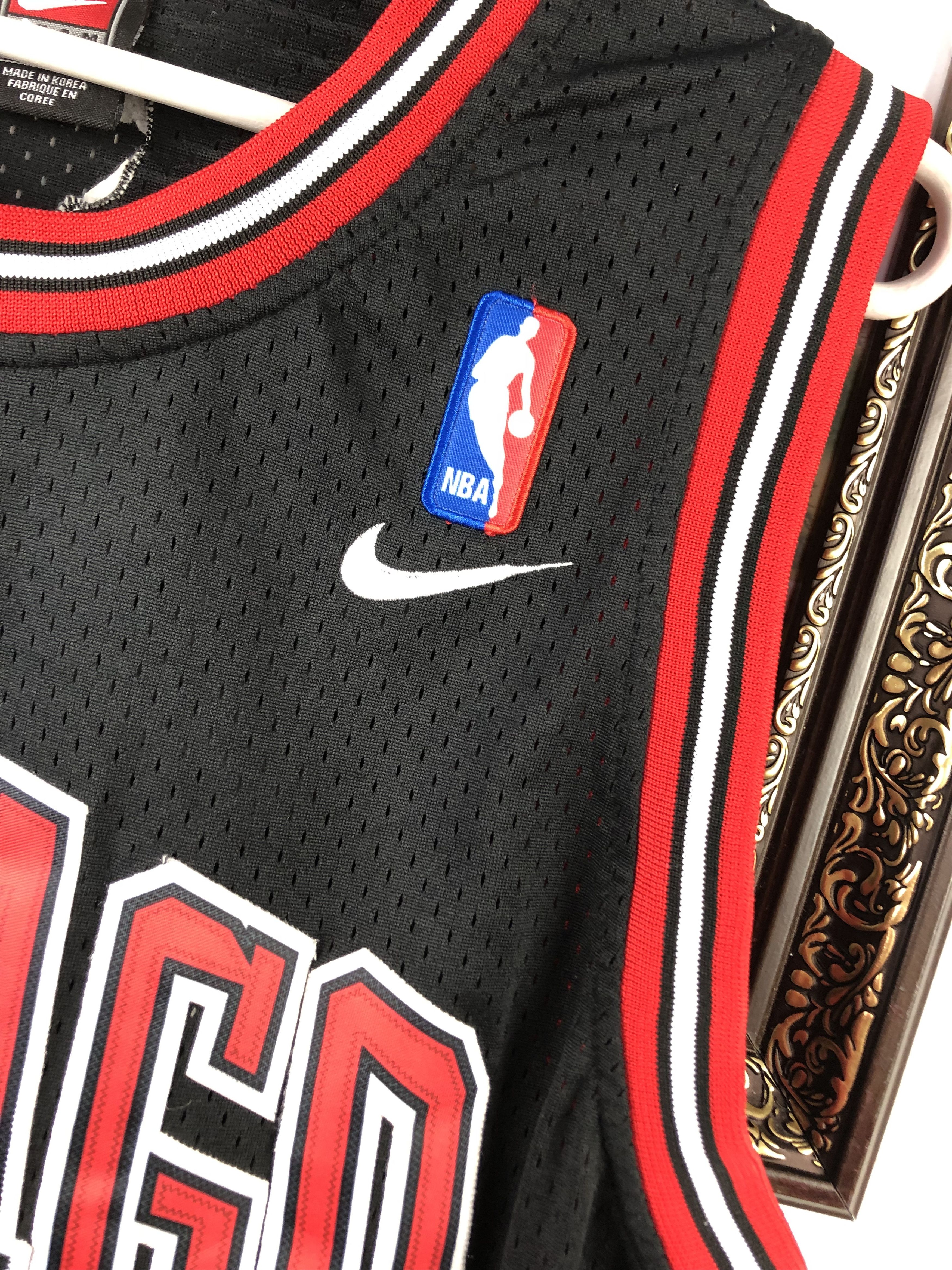 NBA Vintage Chicago Bulls Jordan NBA 23 Jersey Shirt Rare Black Size US M / EU 48-50 / 2 - 6 Thumbnail