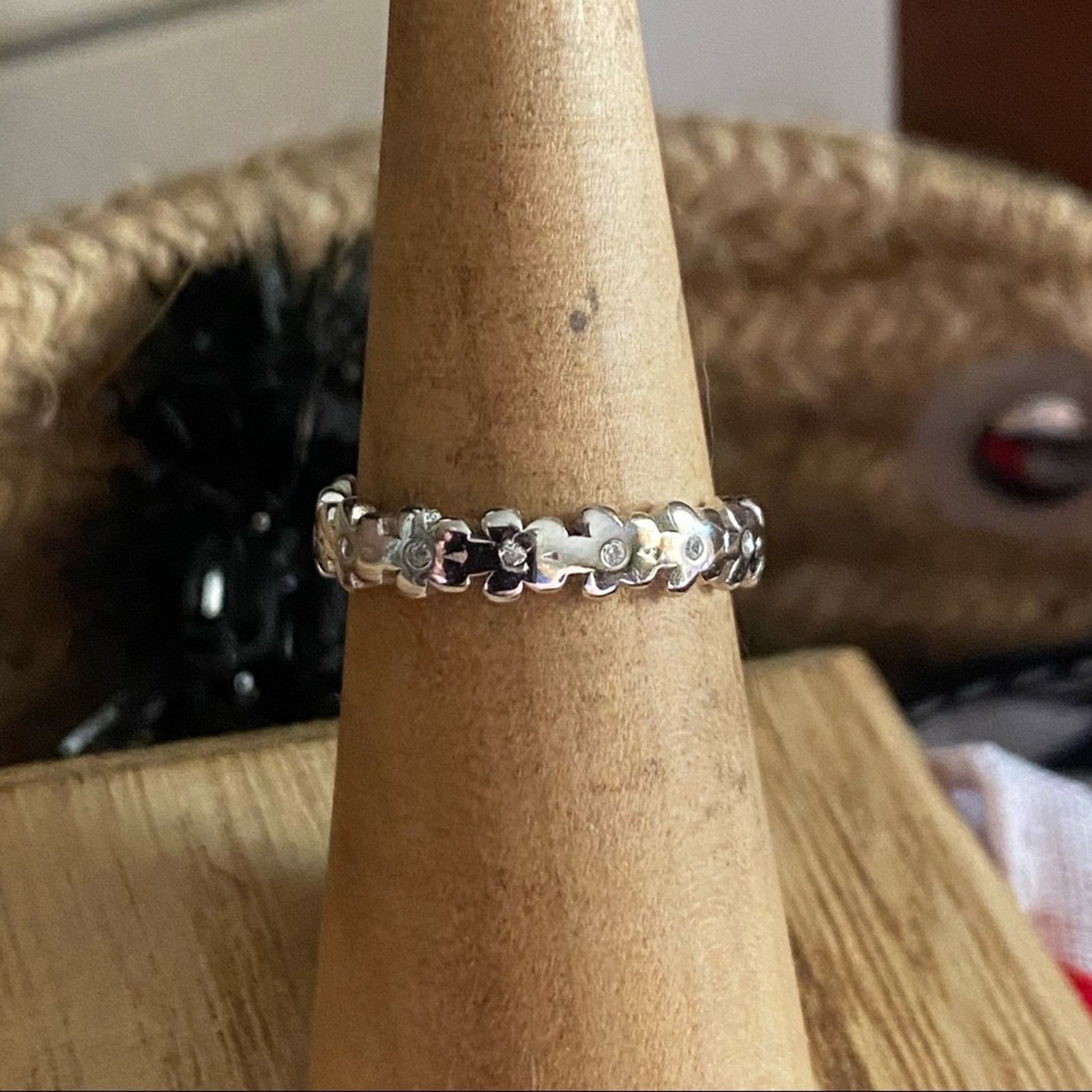 The Unbranded Brand Sterling Silver Flower CZ Band Toe Ring Size ONE SIZE - 5 Thumbnail