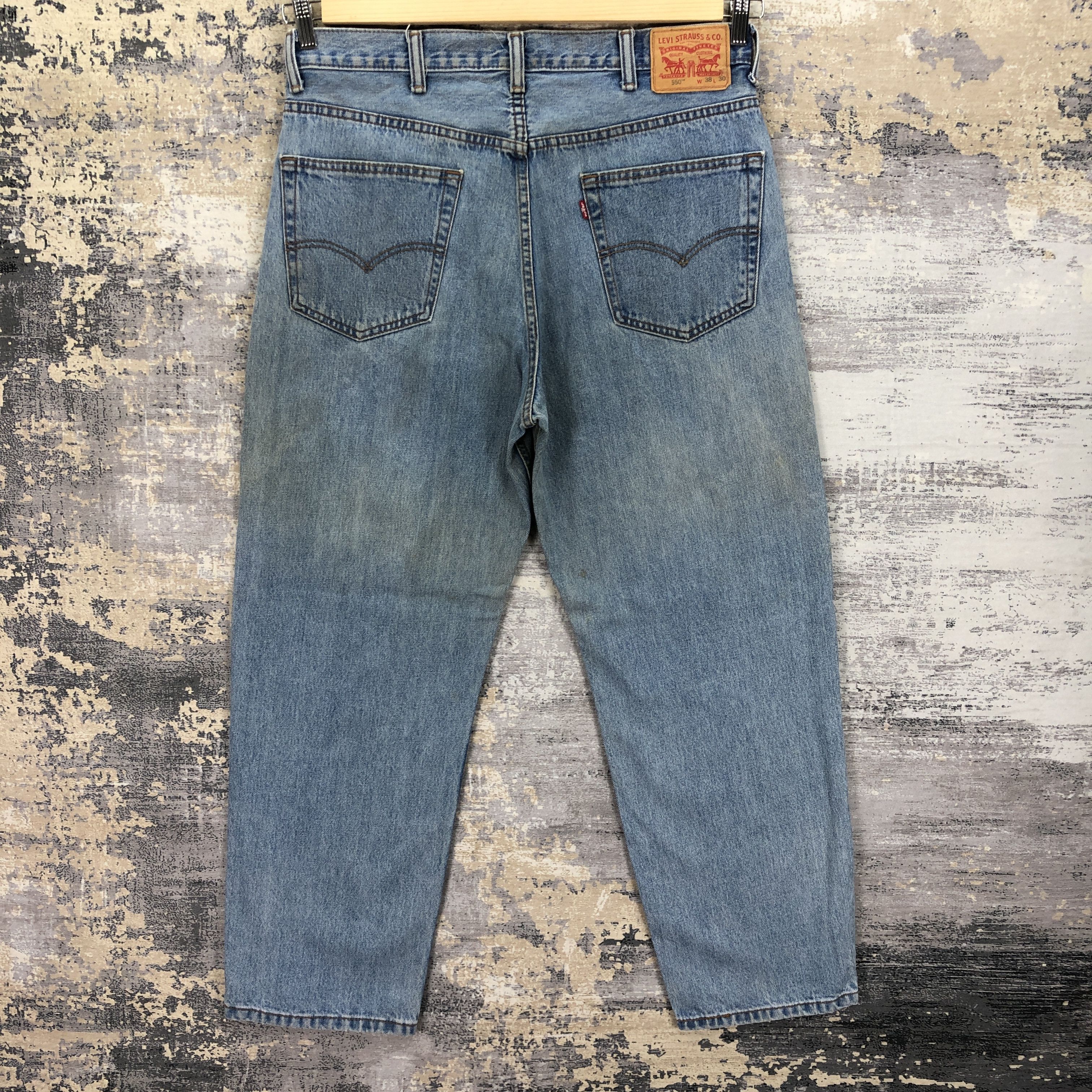 Levi's Vintage Levis 550 Light Wash Denim Dirty Levi's Faded Jeans Size US 36 / EU 52 - 2 Thumbnail