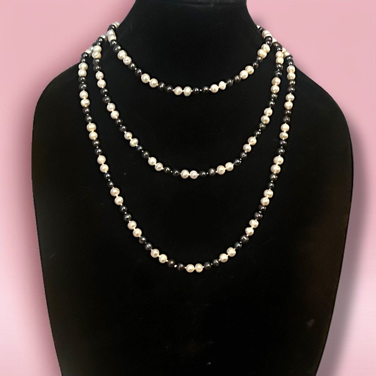 Vintage Vintage long black and white freshwater pearl necklace Size ONE SIZE - 1 Thumbnail
