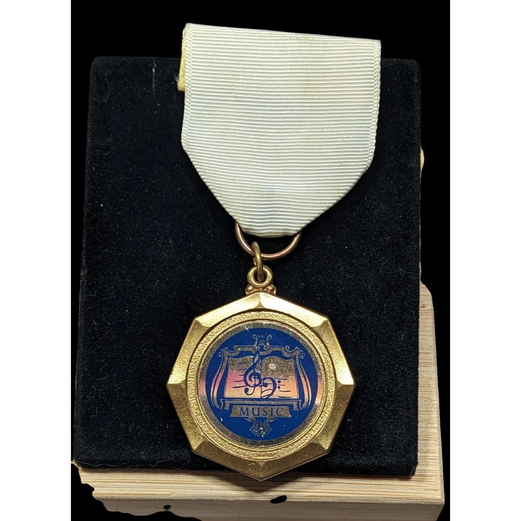 Other Vintage 70s Music Medal Engraved M.V.C.S. '77 Size ONE SIZE - 1 Thumbnail
