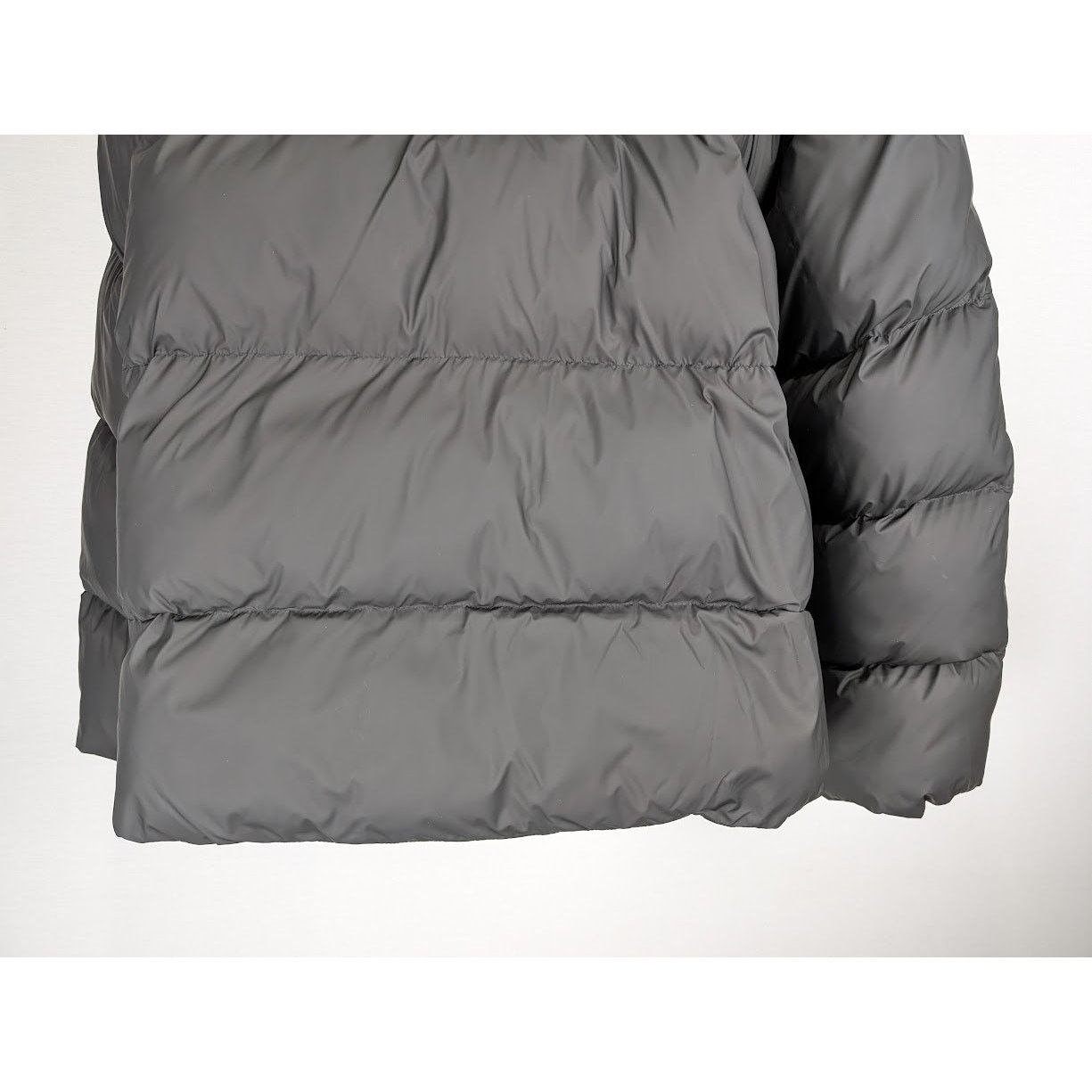 Balenciaga o1rshd1 Wrap Puffer Coated Light Nylon in Black Size US S / EU 44-46 / 1 - 11 Thumbnail