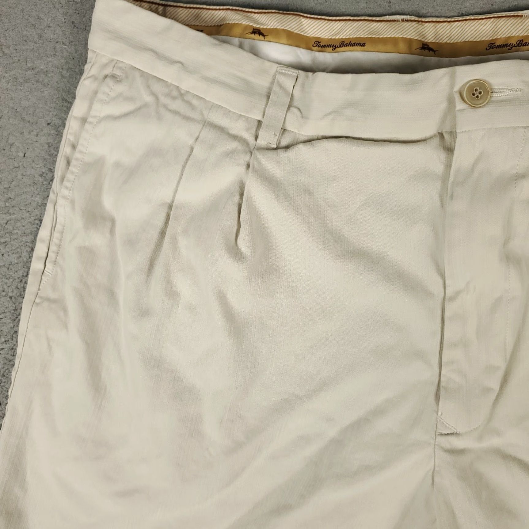 Tommy Bahama VINTAGE Tommy Bahama Shorts Mens Size 38 Chino Fabric Fall Summer Casual Dress Satin Size US 38 / EU 54 - 2 Thumbnail