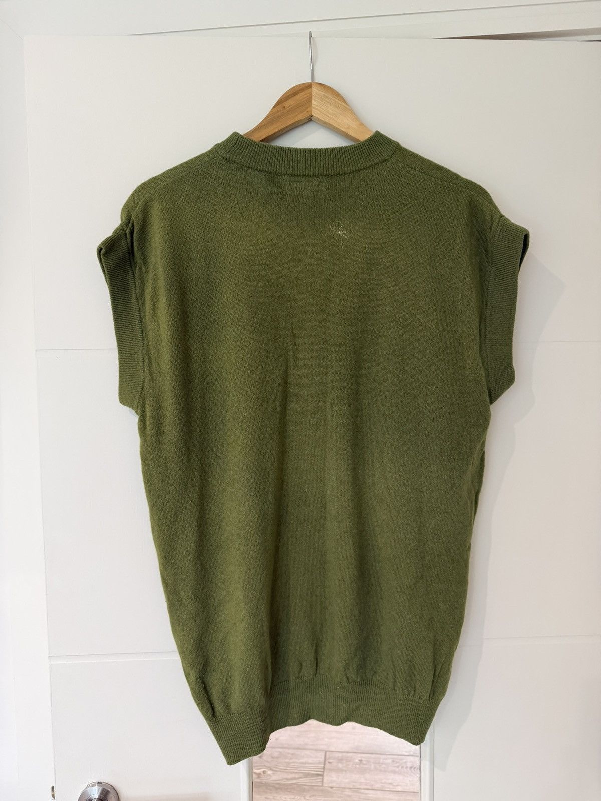 Giorgio Armani GIORGIO ARMANI SLEEVELESS KNIT GREEN Size US M / EU 48-50 / 2 - 4 Thumbnail