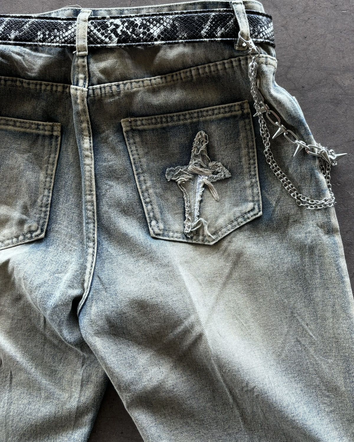 If Six Was Nine × Japanese Brand × Le Grande Bleu (L.G.B.) 2000s Mudwash Denim Jeans Size US 27 - 7 Thumbnail