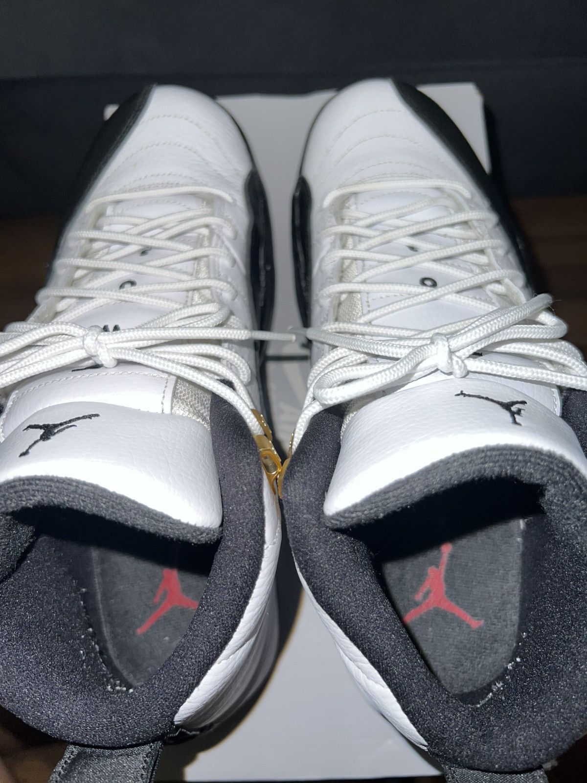 Jordan Brand Air Jordan 12 Taxi 2013 Sz. 9 Size US 9 / EU 42 - 7 Thumbnail