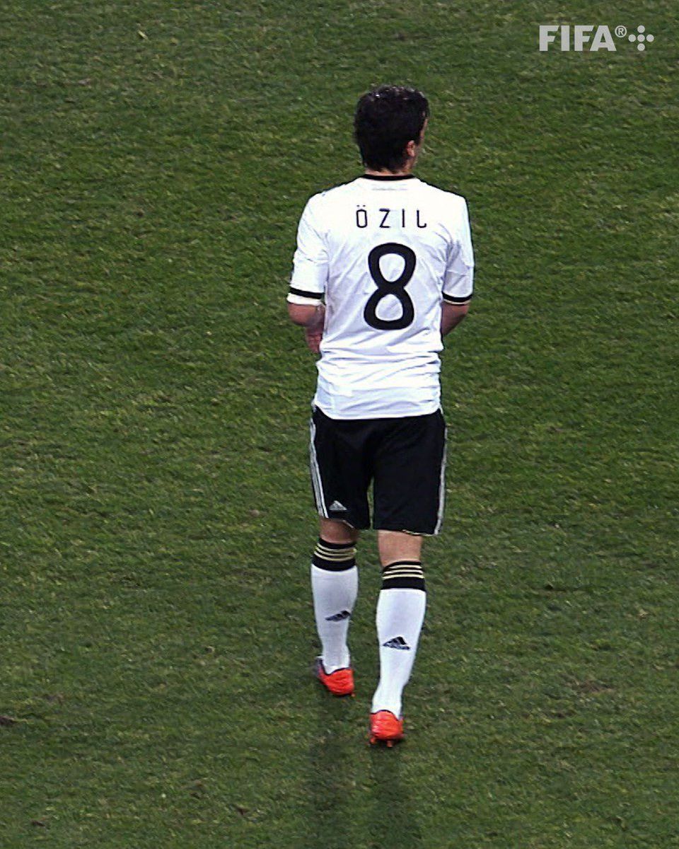 Vintage GERMANY ADIDAS 2010 WORLD CUP FOOTBALL JERSEY #8 OZIL Size US M / EU 48-50 / 2 - 14 Thumbnail