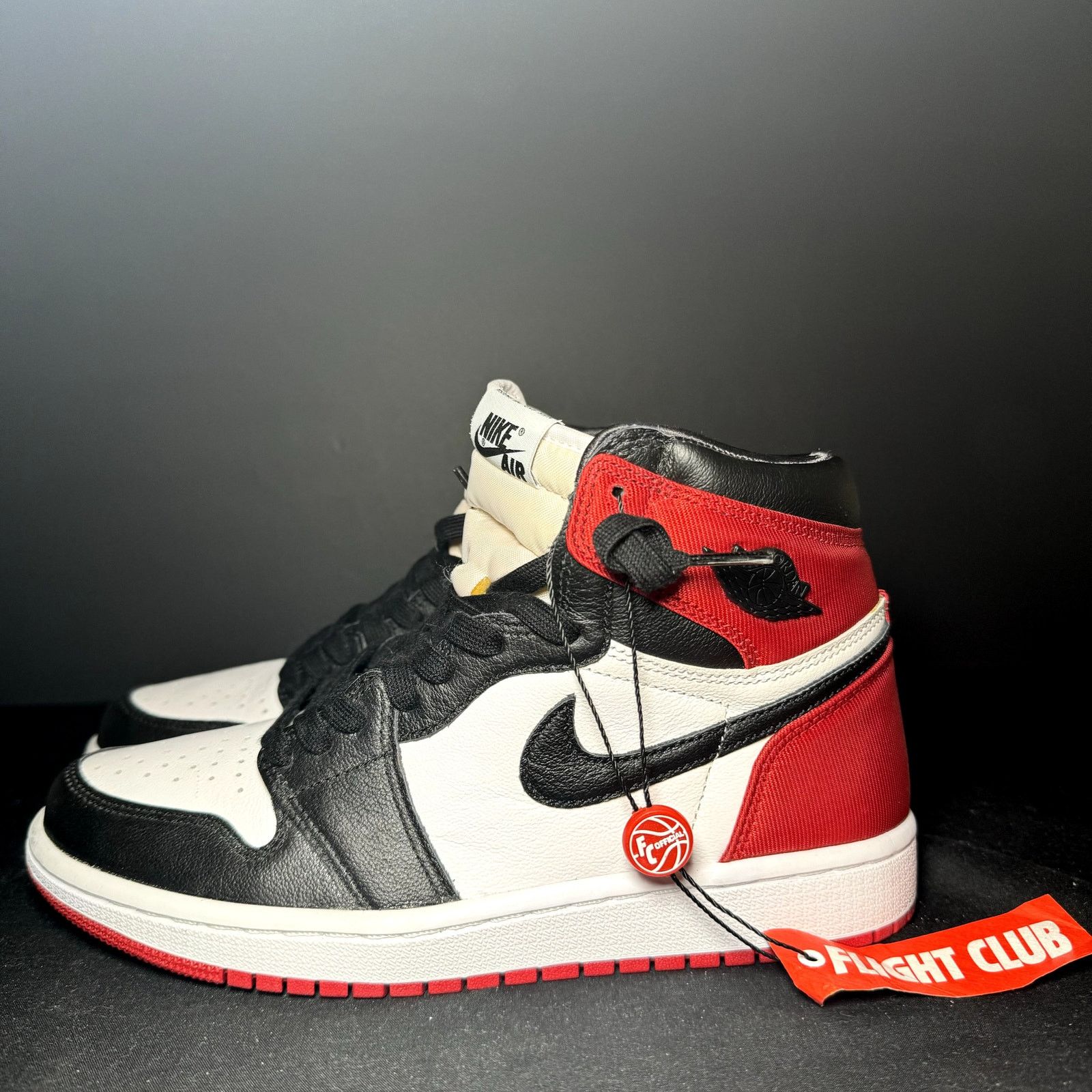 Jordan Brand × Nike Wmns Nike Air Jordan 1 Retro High Satin Black Toe - Size 8 Size US 8 / IT 38 - 11 Thumbnail