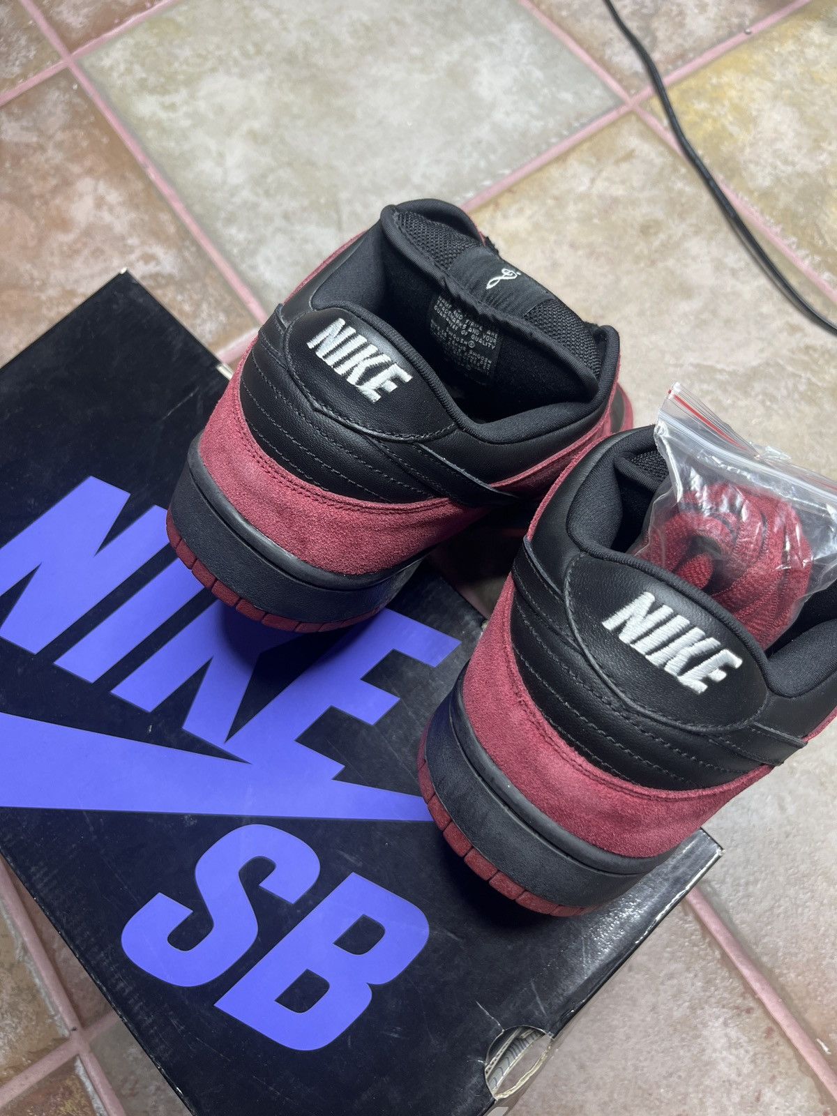 Nike SB MILLIE VANILLIE SB DUNK LOW Size US 13 / EU 46 - 6 Thumbnail
