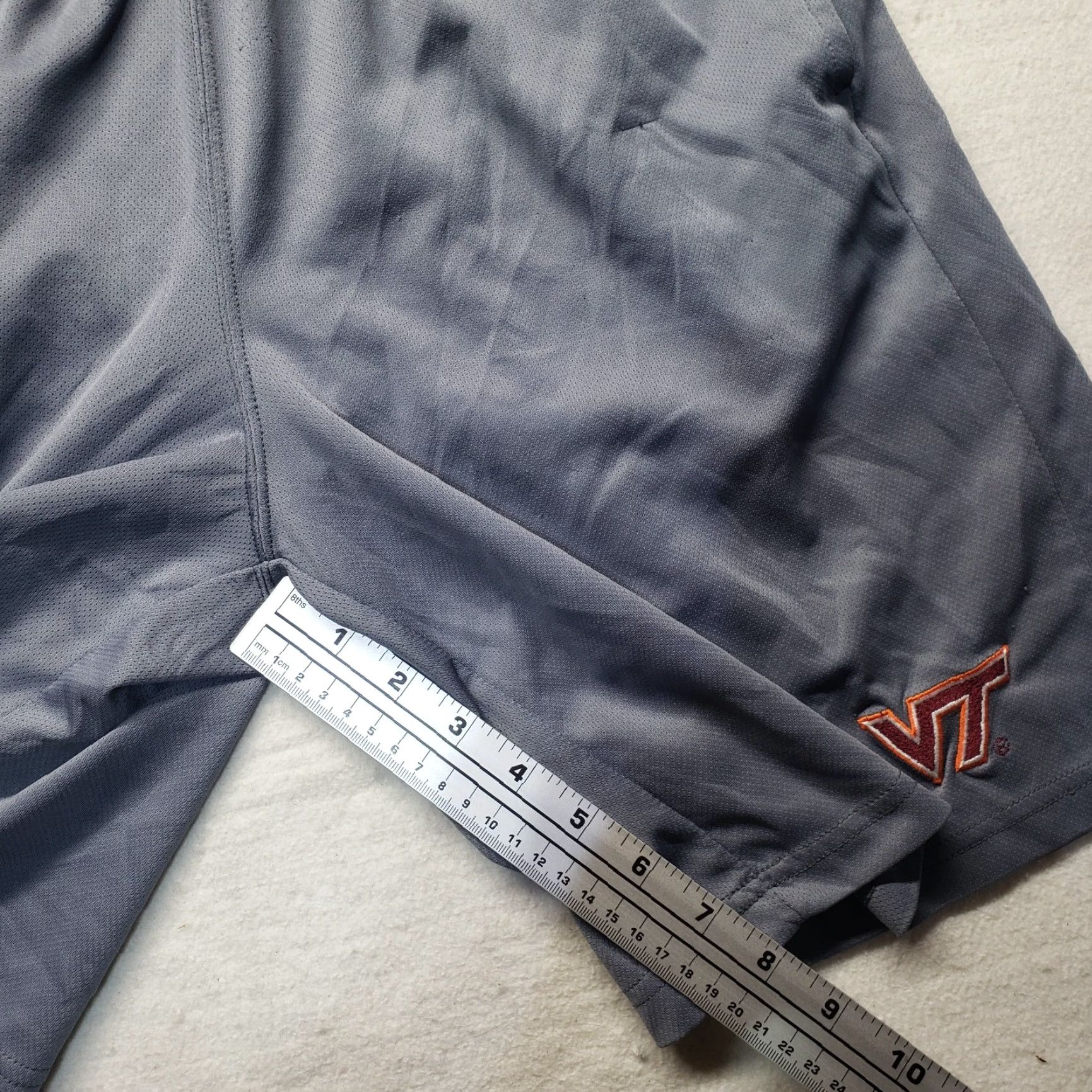 Vintage Russell Shorts VT Hokies Gray Polyester Basketball Soccer S Small Mens Size US 29 - 7 Thumbnail