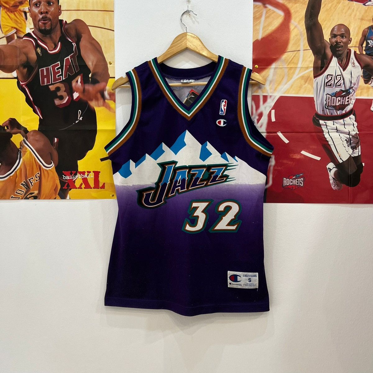 Vintage Utah Jazz Road 1998-99 Malone #32 Champion Jersey