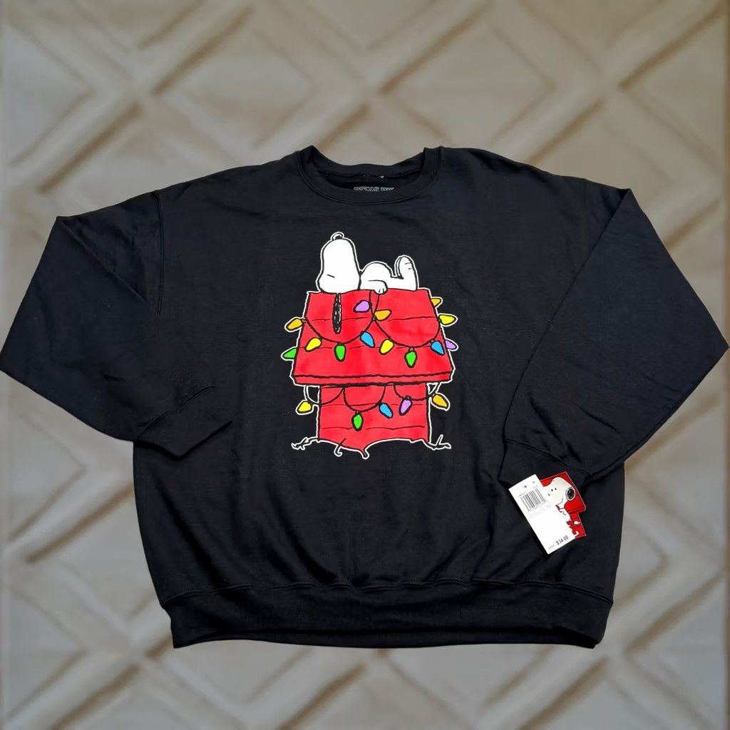 Peanuts Peanuts Snoopy Christmas Doghouse Graphic Pullover Sweatshirt Women 1X Black NWT Size XL / US 12-14 / IT 48-50 - 1 Thumbnail