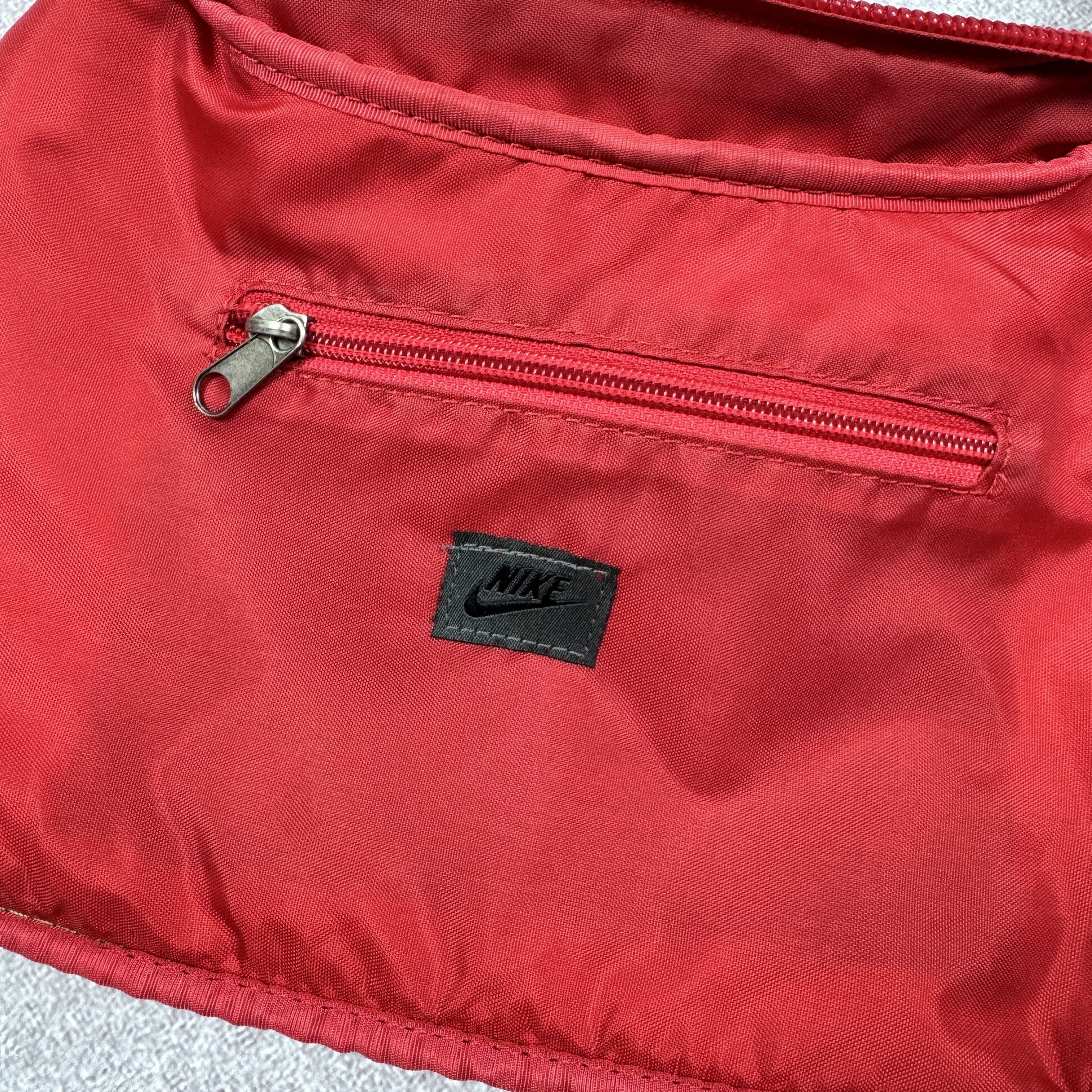 Nike Vintage Nike Women`s Sling Shoulder Bag Y2K Size ONE SIZE - 7 Thumbnail