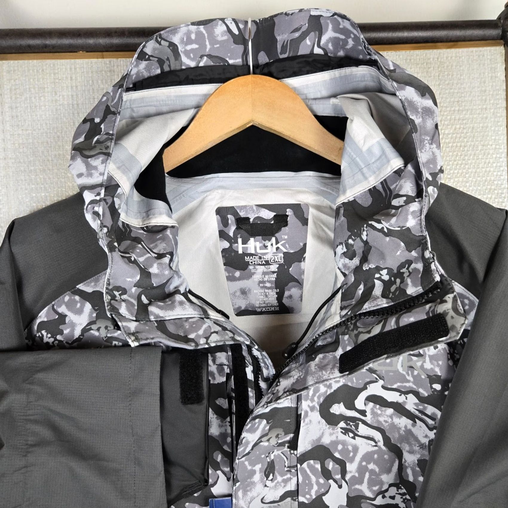 Vintage HUK Fishing Jacket Mens Sz 2XL New Smoke Camo Hooded Wind/Waterproof Shell 40 Size US XXL / EU 58 / 5 - 4 Thumbnail